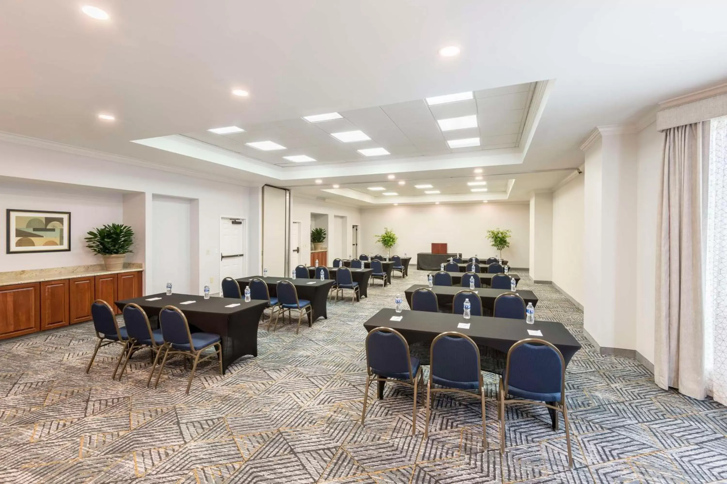Meeting/conference room in Homewood Suites by Hilton New Orleans
