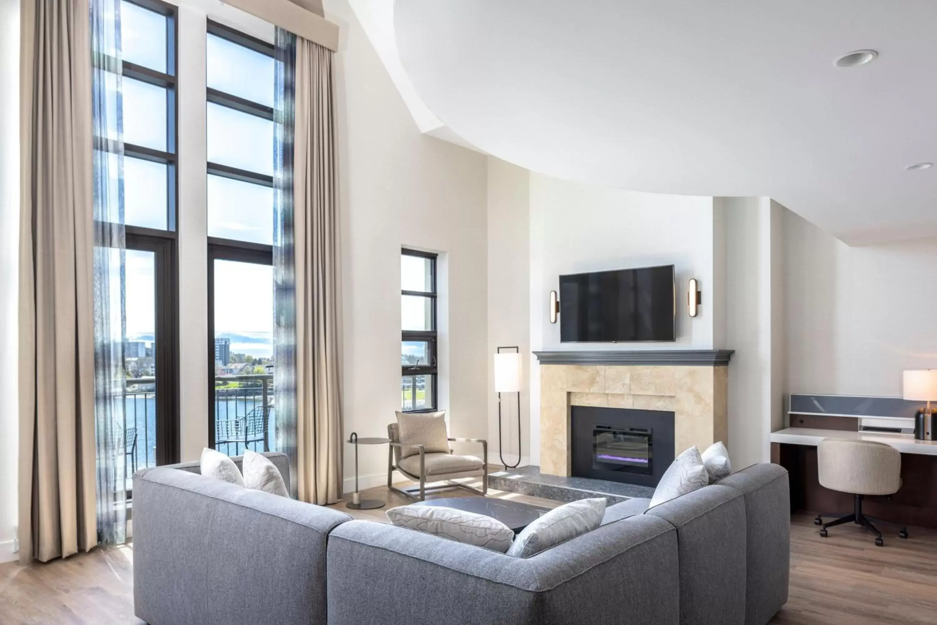 Living room, Seating Area in Delta Hotels by Marriott Victoria Ocean Pointe Resort