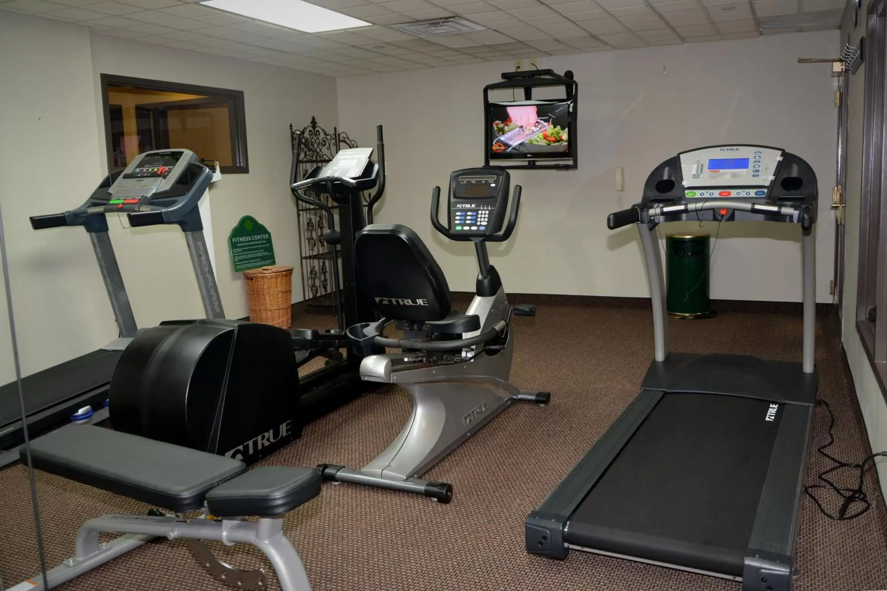 Fitness centre/facilities in Wingate by Wyndham West Monroe Fitness centre/facilities in Wingate by Wyndham West Monroe