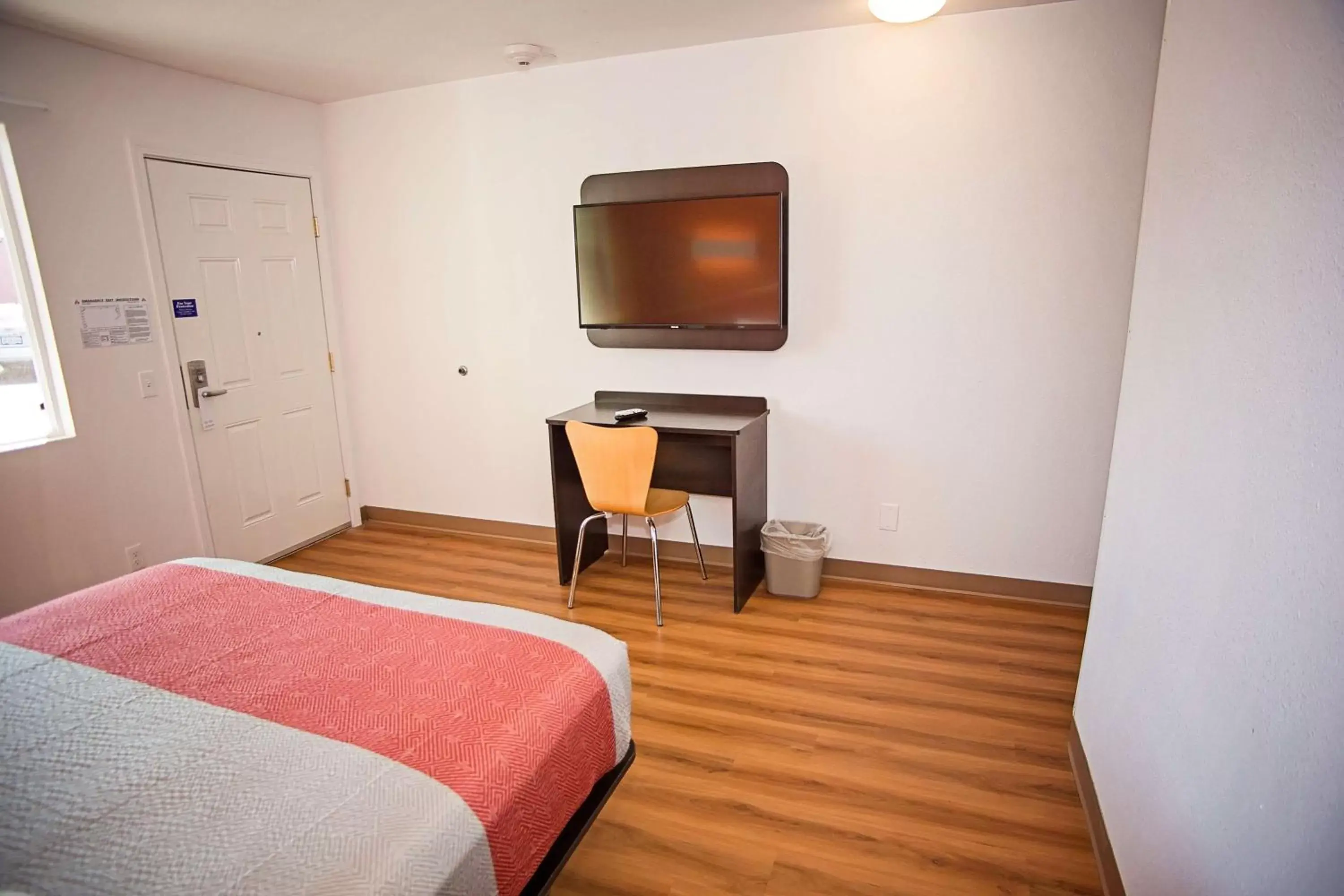 Photo of the whole room, TV/Entertainment Center in Motel 6-Crescent City, CA