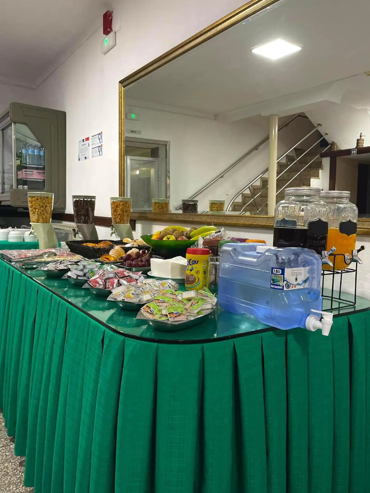 Breakfast, Food in Alojamento Thermal Romano