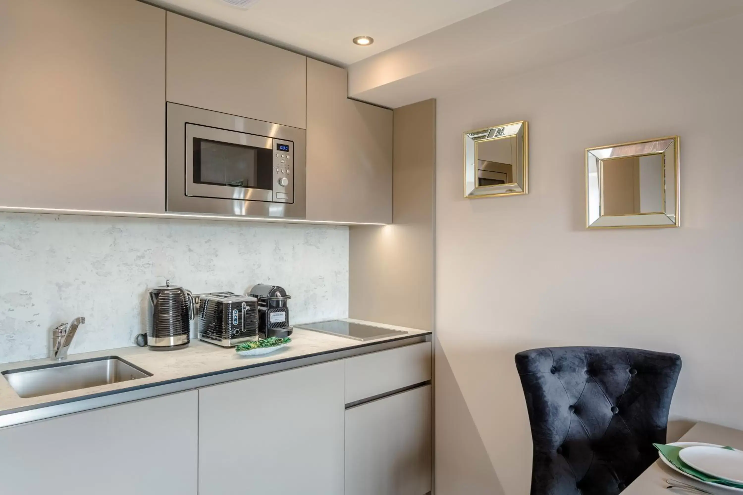 Coffee/tea facilities, Kitchen/Kitchenette in Heritage Mews Nottingham