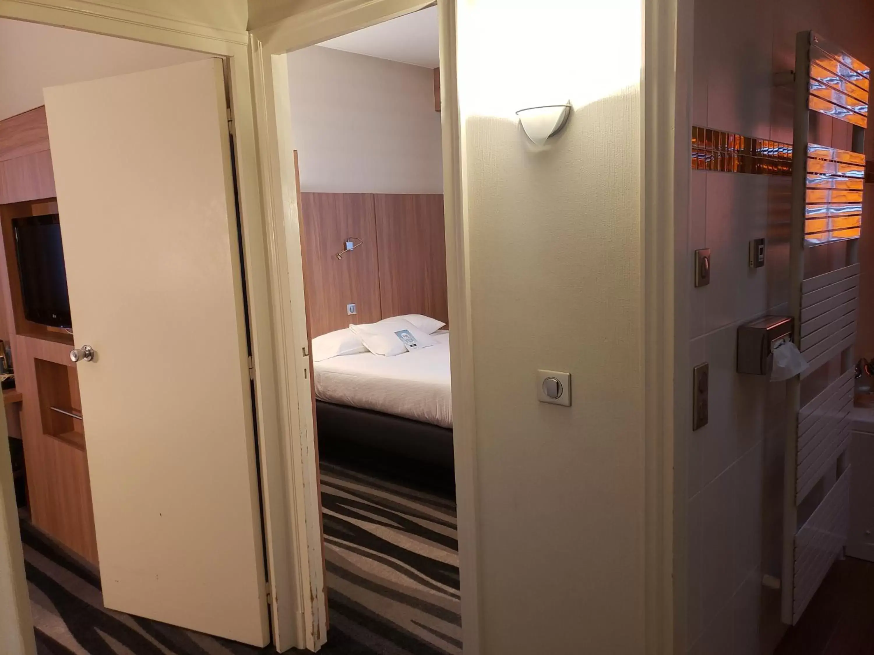 Bedroom, Bathroom in Kyriad Hotel Tours Centre