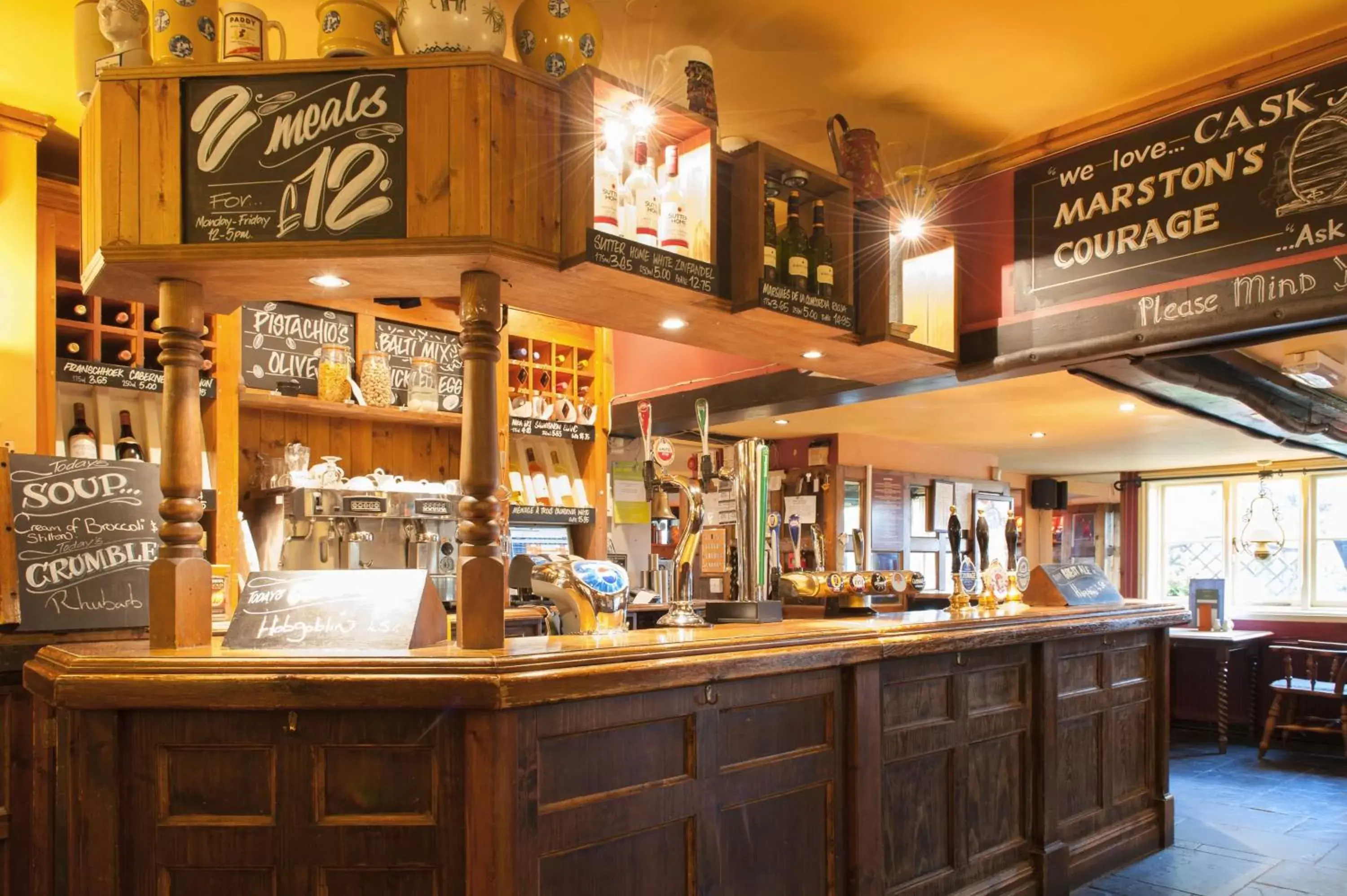 Lounge or bar, Restaurant/Places to Eat in Swan, Thatcham by Marston's Inns