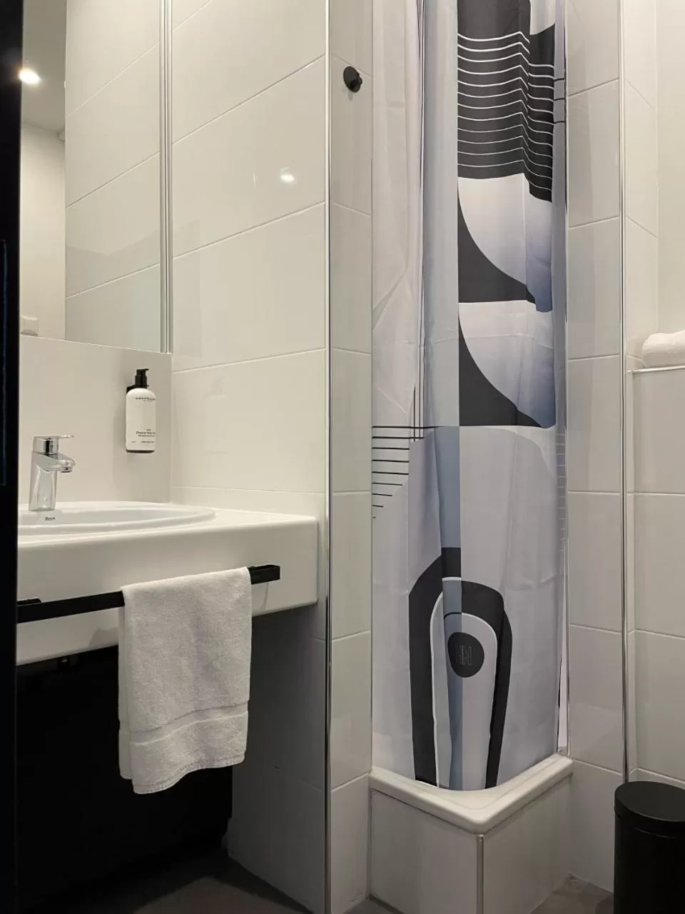 Shower in Hotel National Antwerp