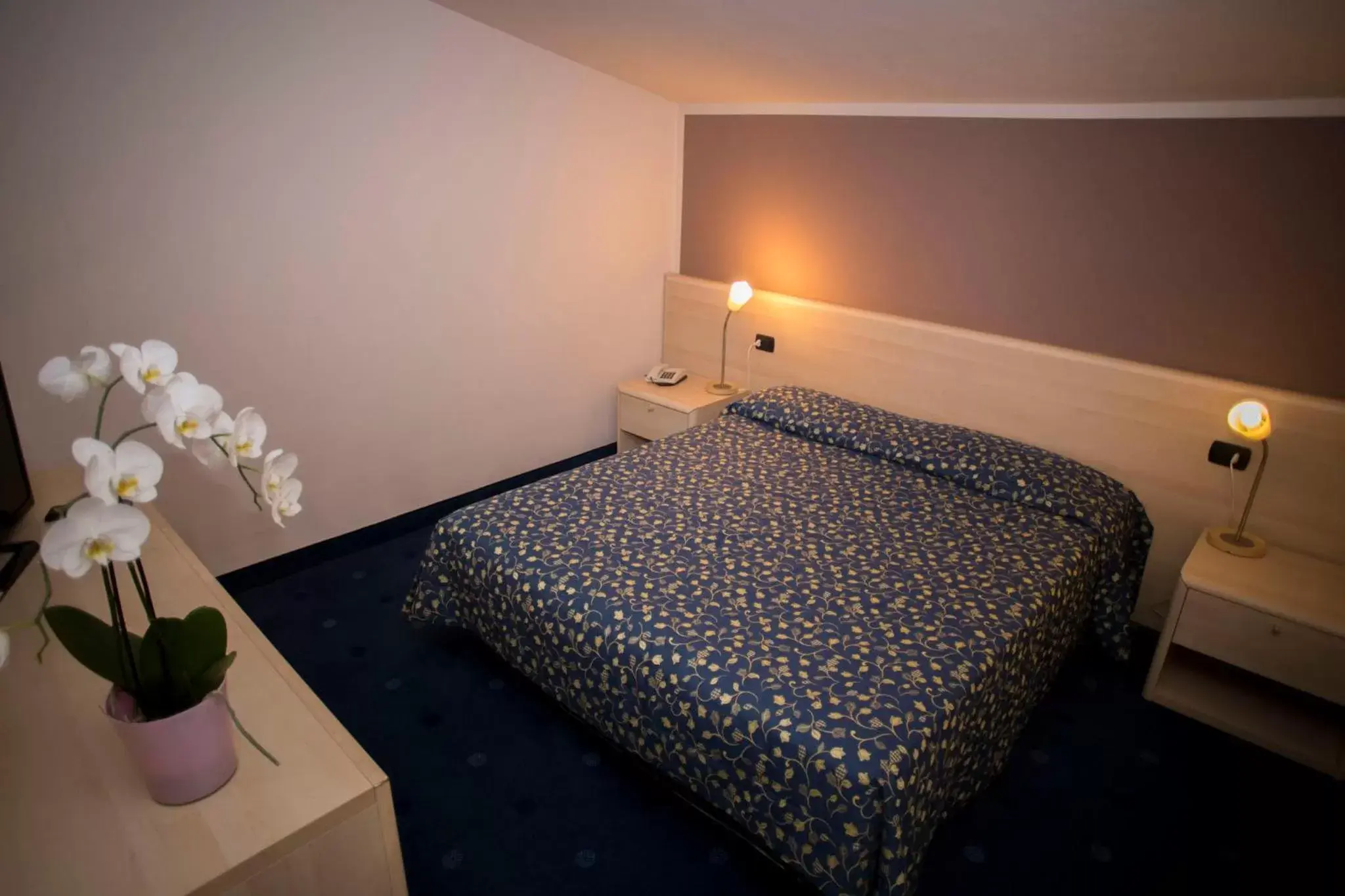 Photo of the whole room, Bed in Hotel Ristorante La Perla