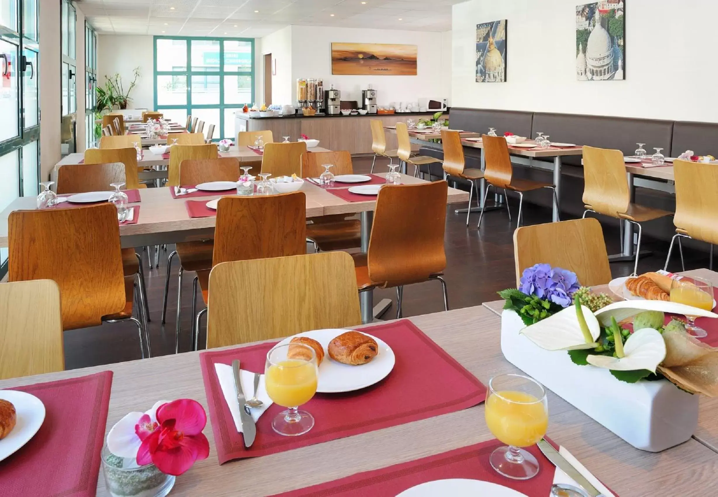 Restaurant/Places to Eat in Séjours & Affaires Serris Rive Gauche