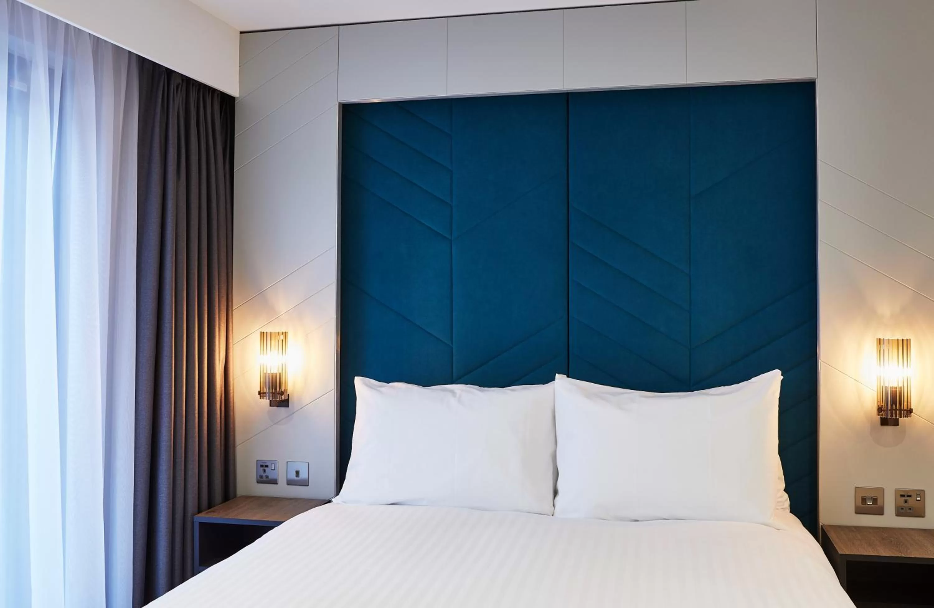 Bed in Roomzzz York City