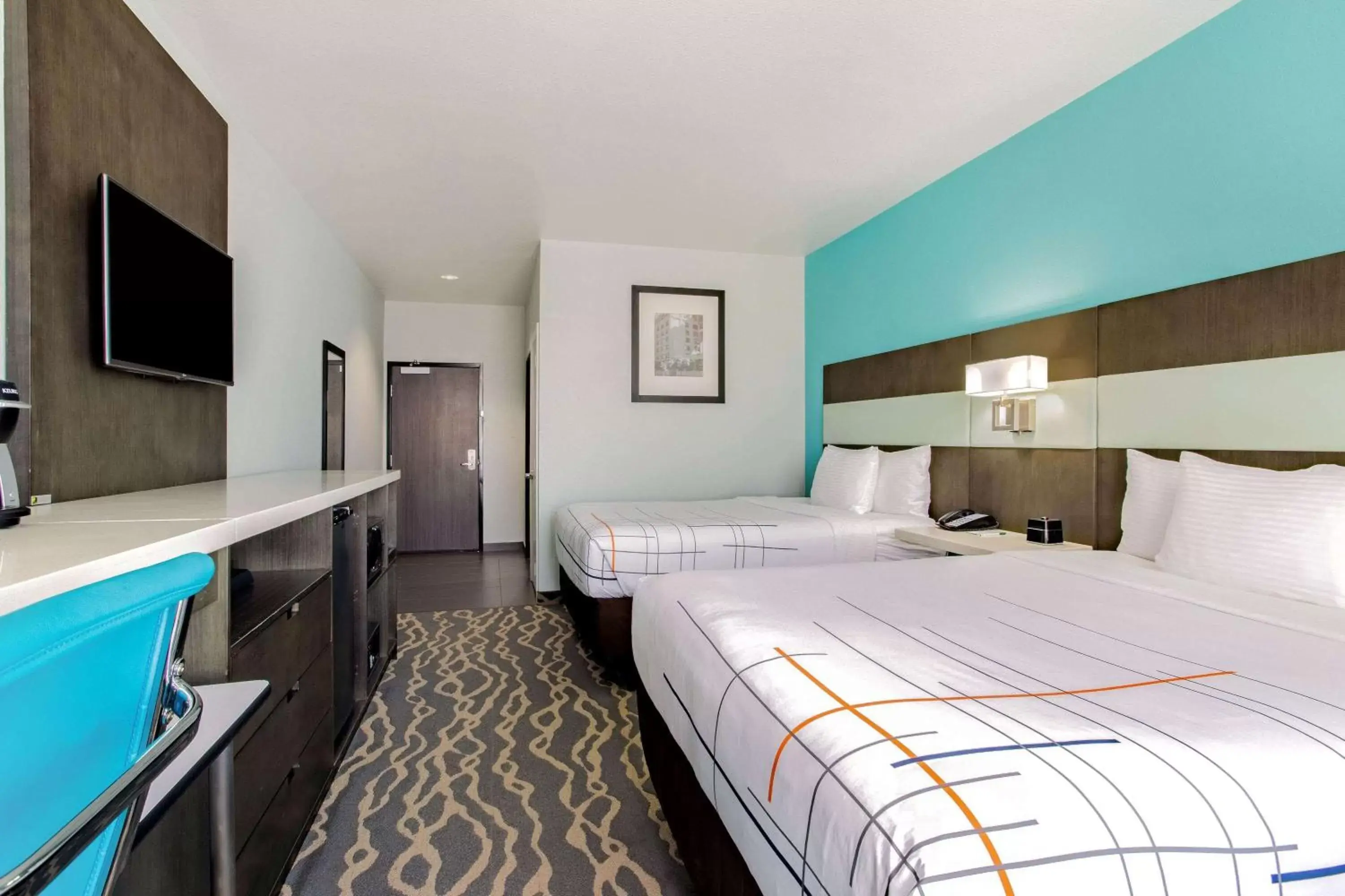 Photo of the whole room, Bed in La Quinta Inn & Suites by Wyndham Northlake Ft. Worth