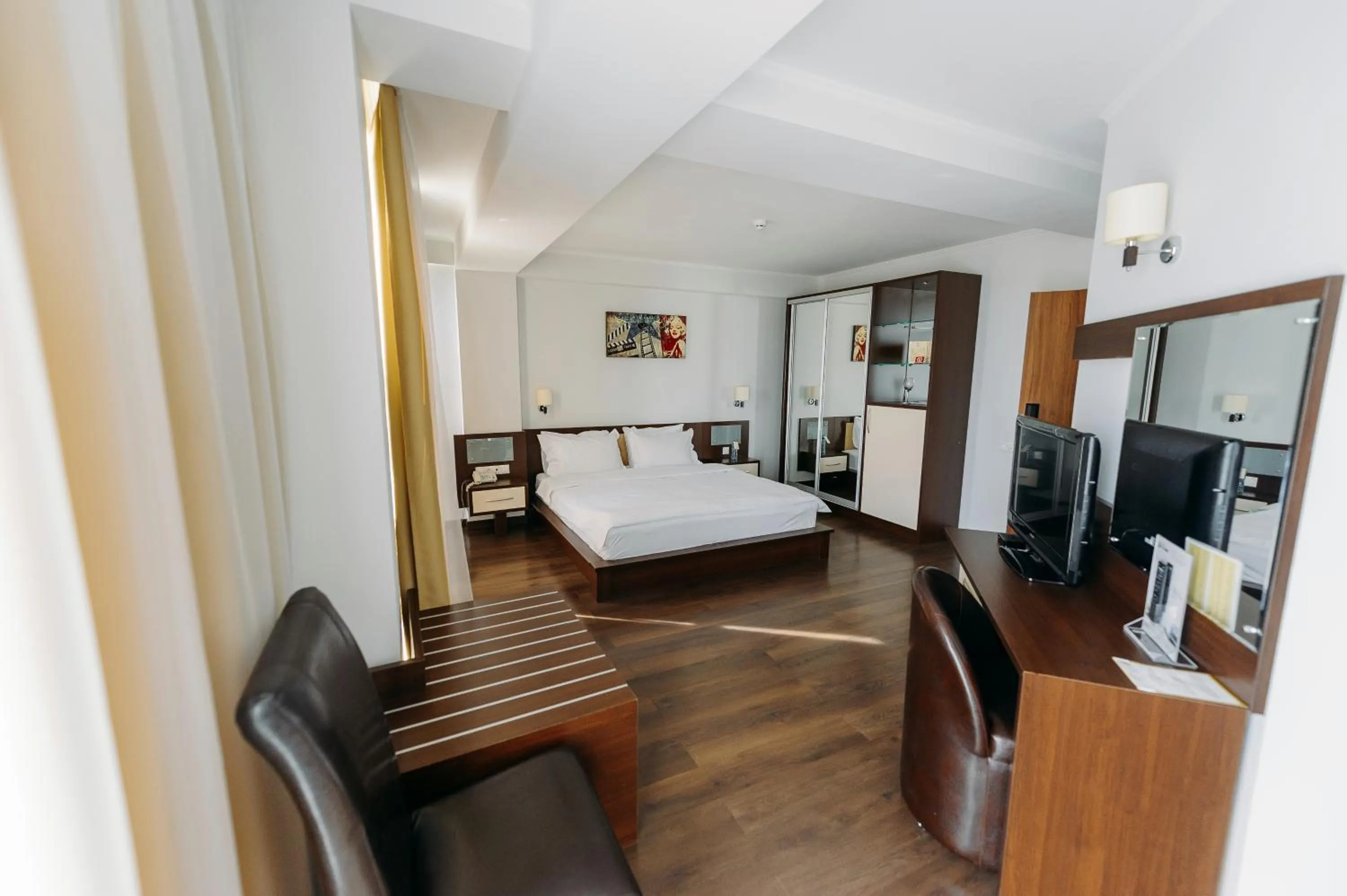 Photo of the whole room in Jazz Hotel