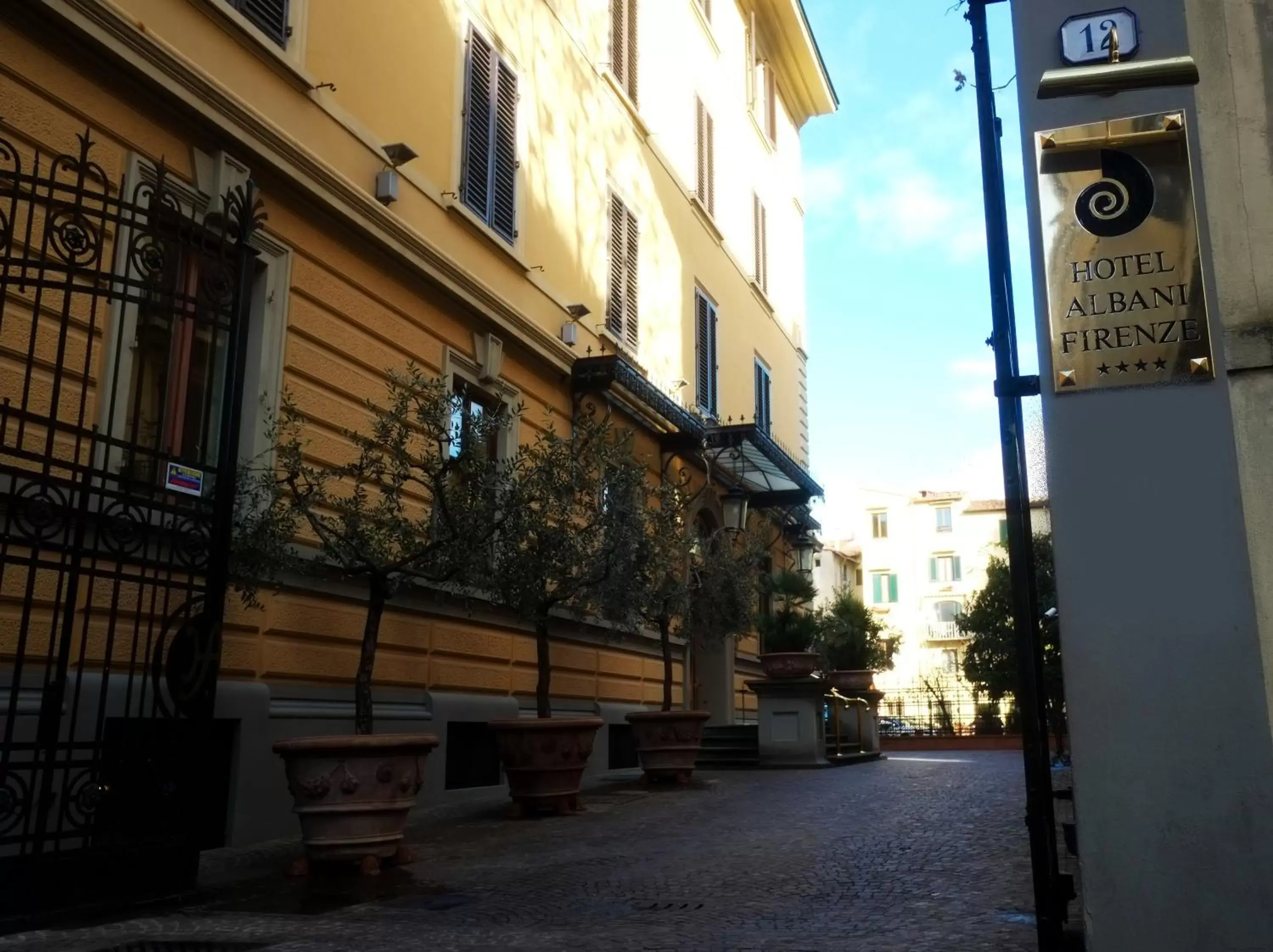 Facade/entrance in Hotel Albani Firenze