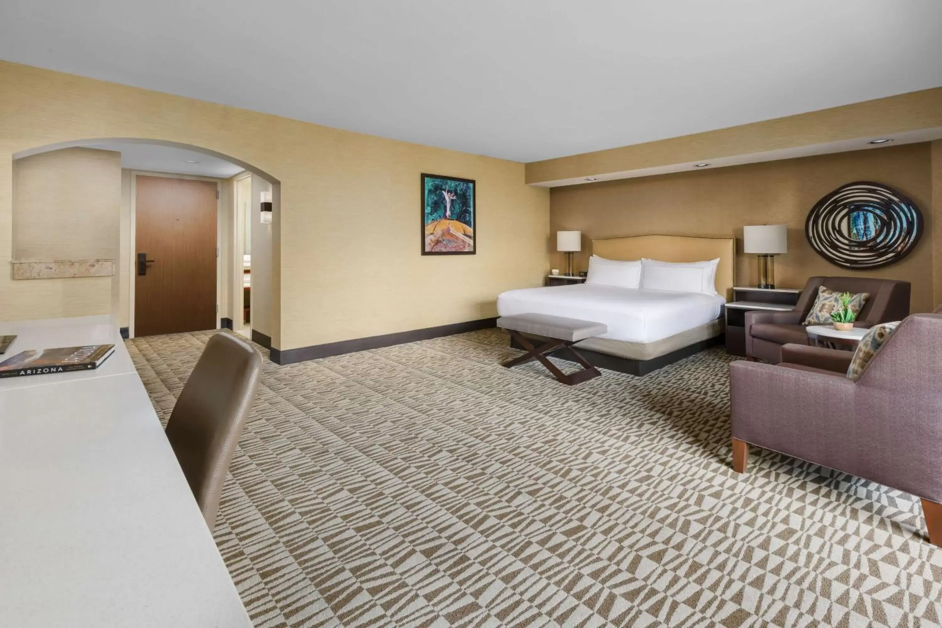 Bedroom, Seating Area in Hilton Phoenix Airport