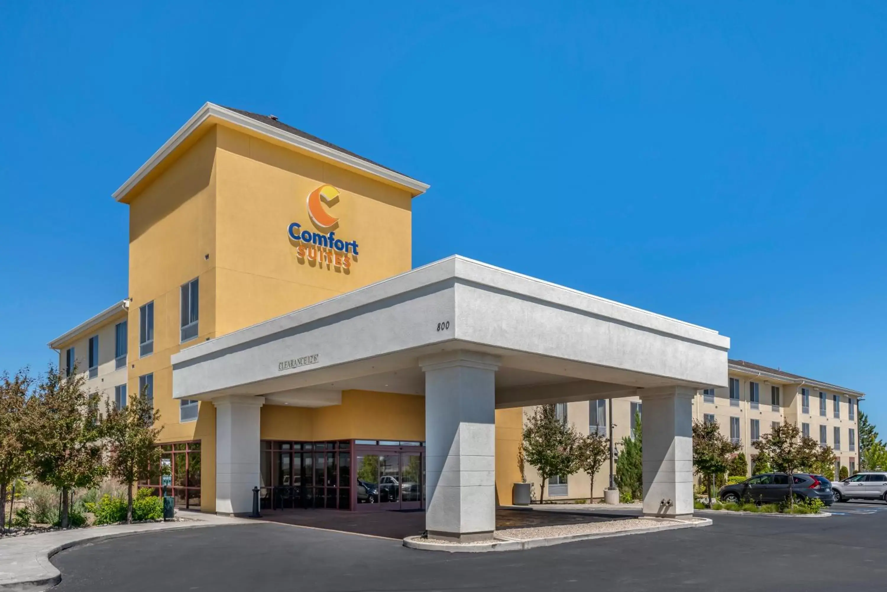 Property building in Comfort Suites Fernley