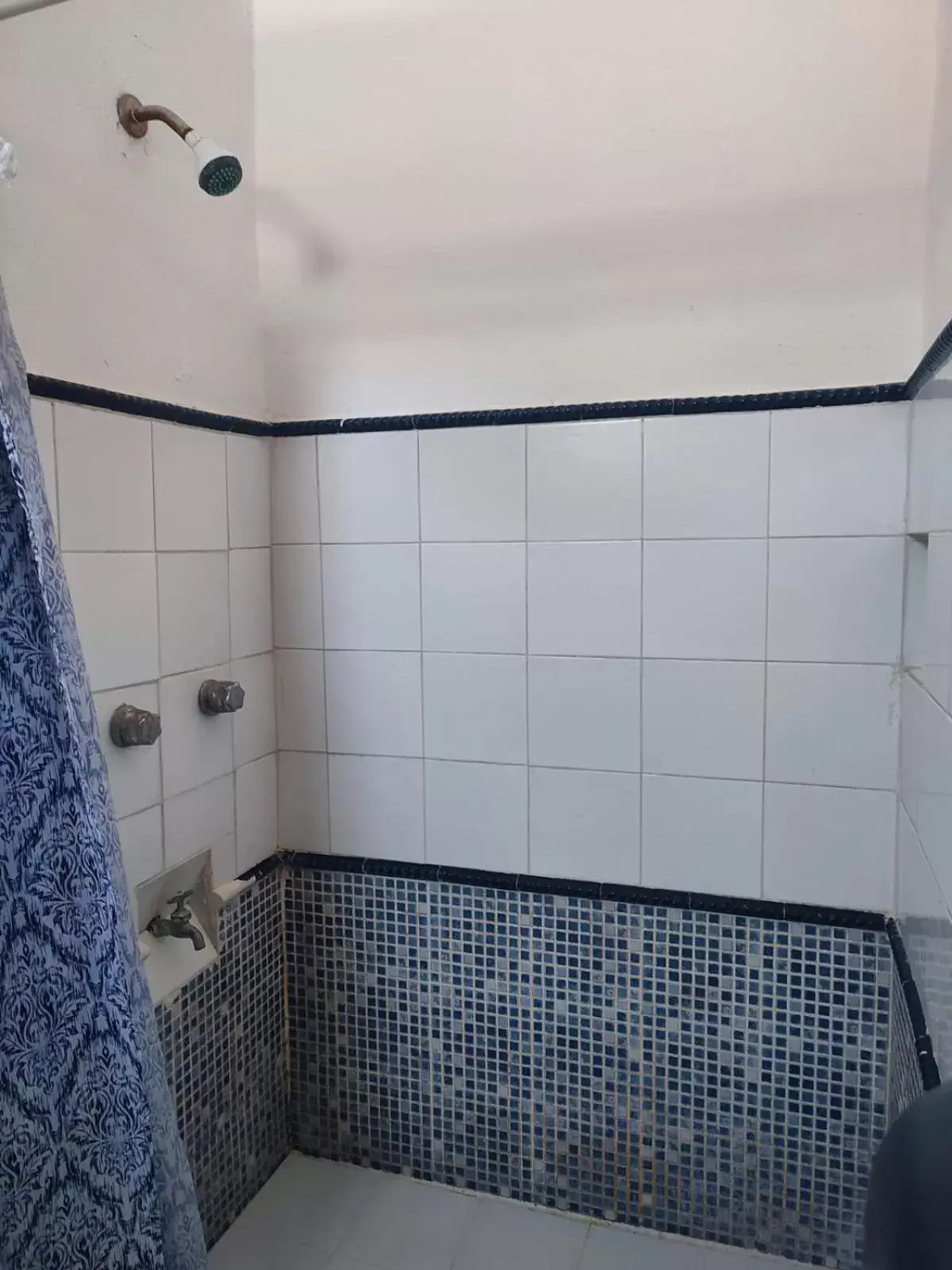 Shower, Bathroom in Hotel Rath
