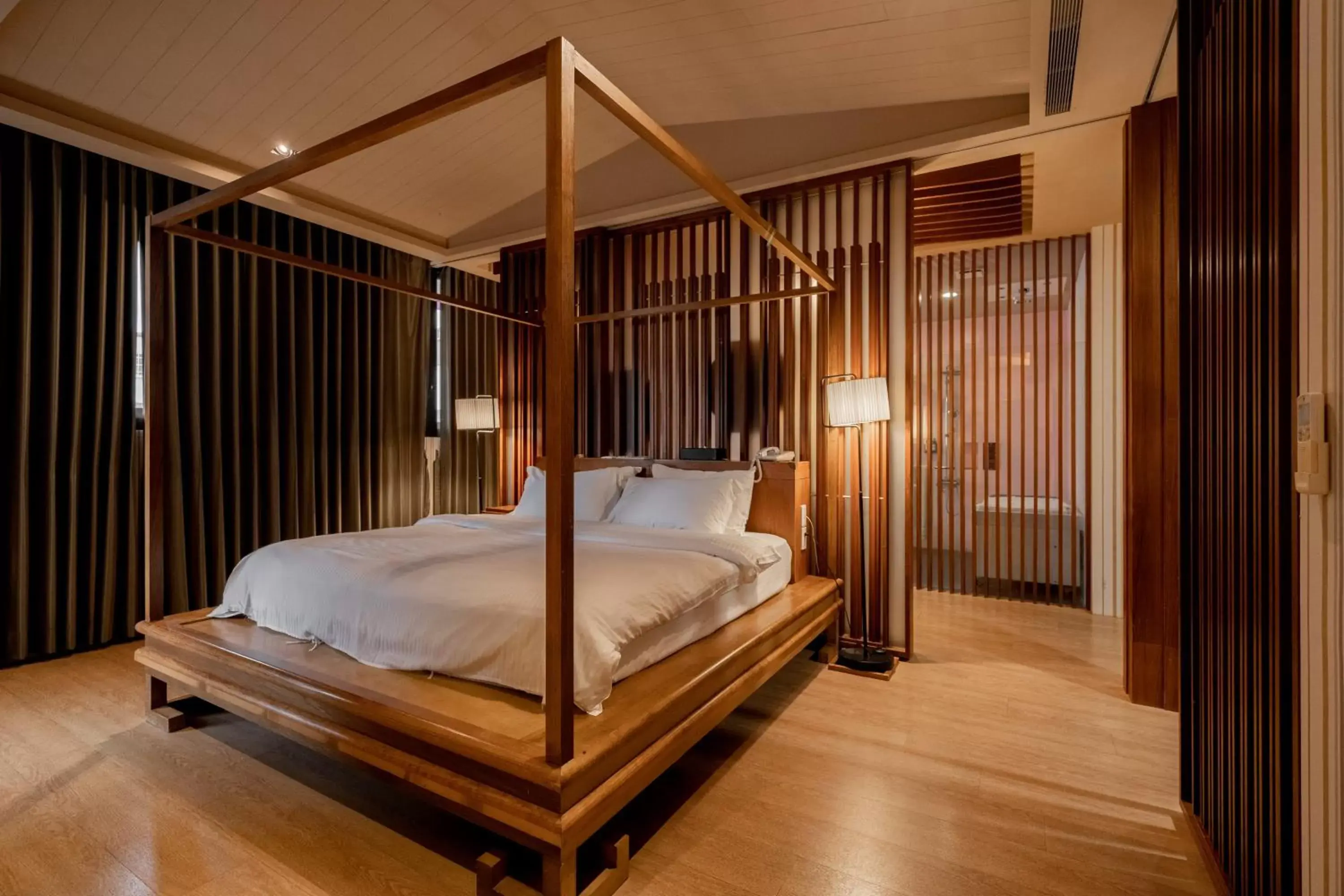 Bedroom, Bed in Tian Xia Ju Motel
