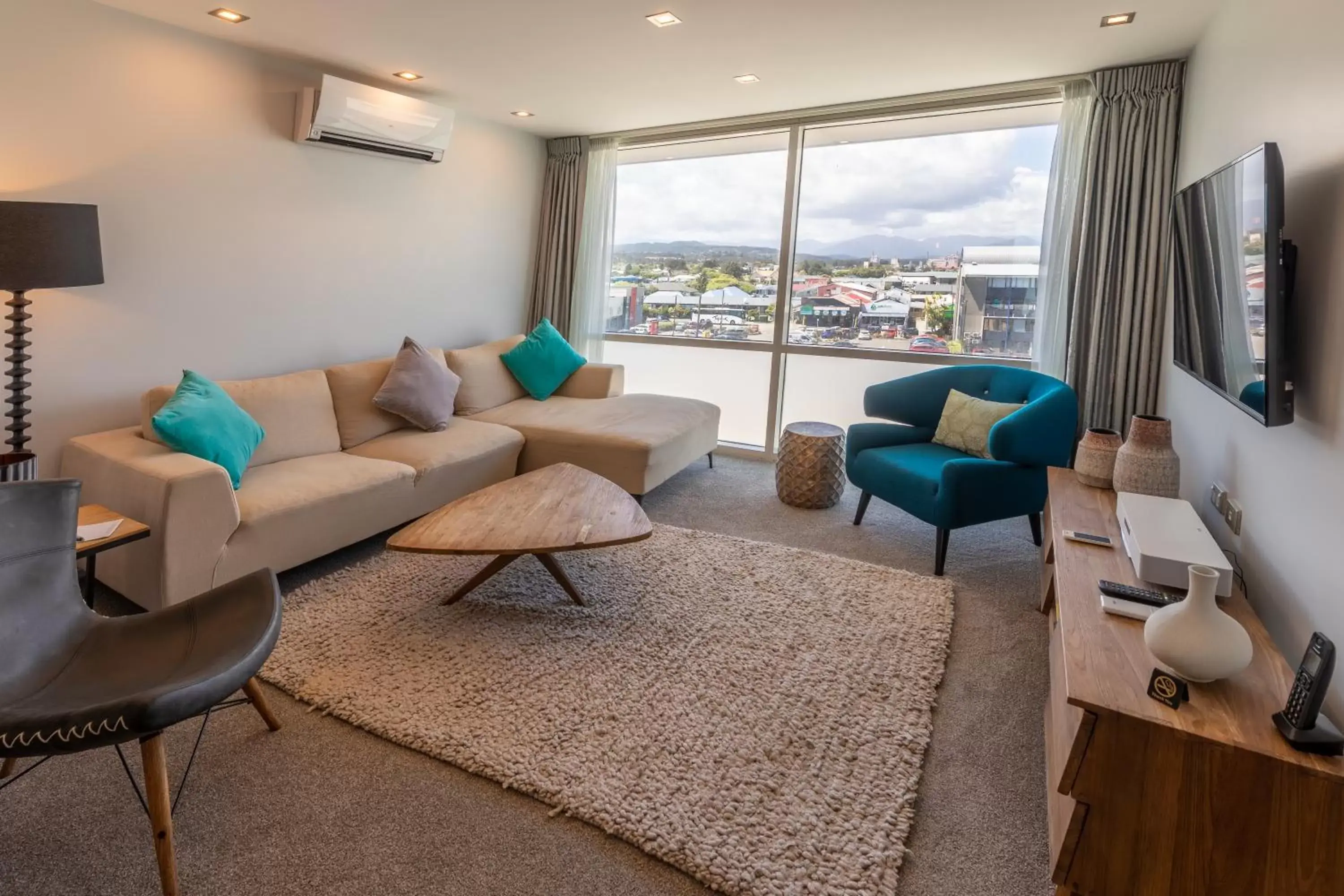 Living room, Seating Area in Beachfront Hotel Hokitika