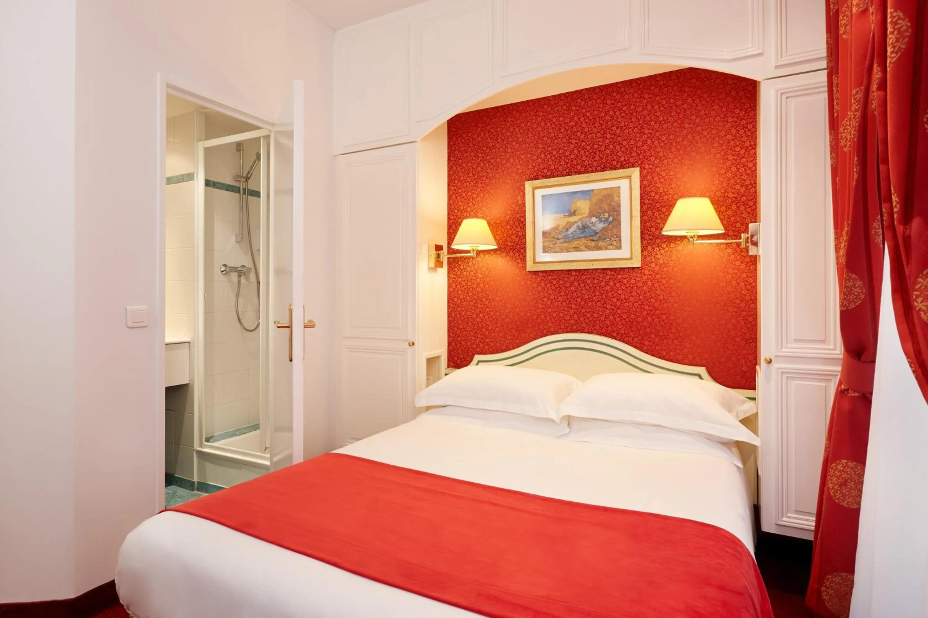 Bathroom, Bed in Austin's Saint Lazare Hotel