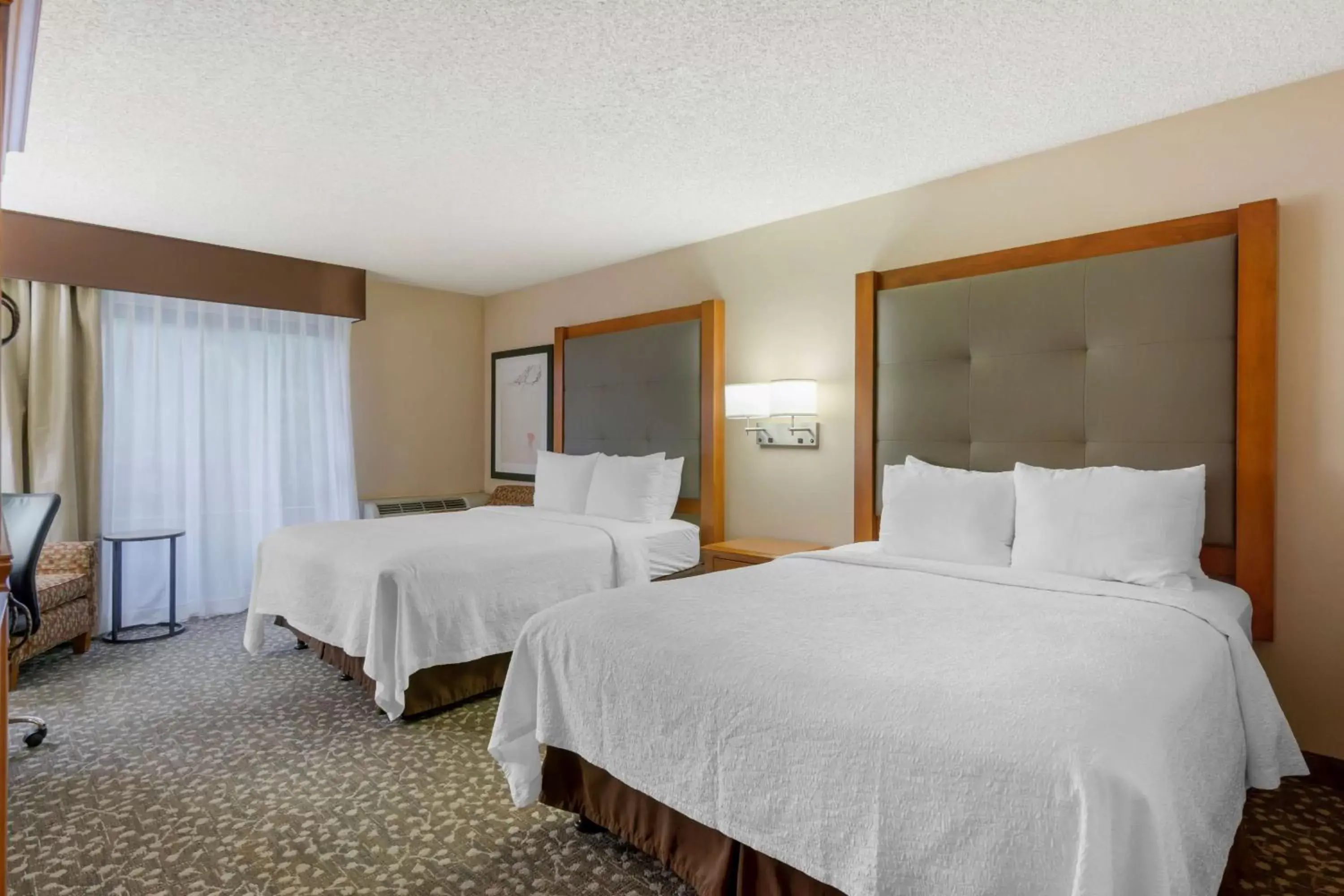 Bedroom, Bed in Best Western Plus Oak Harbor Hotel and Conference Center