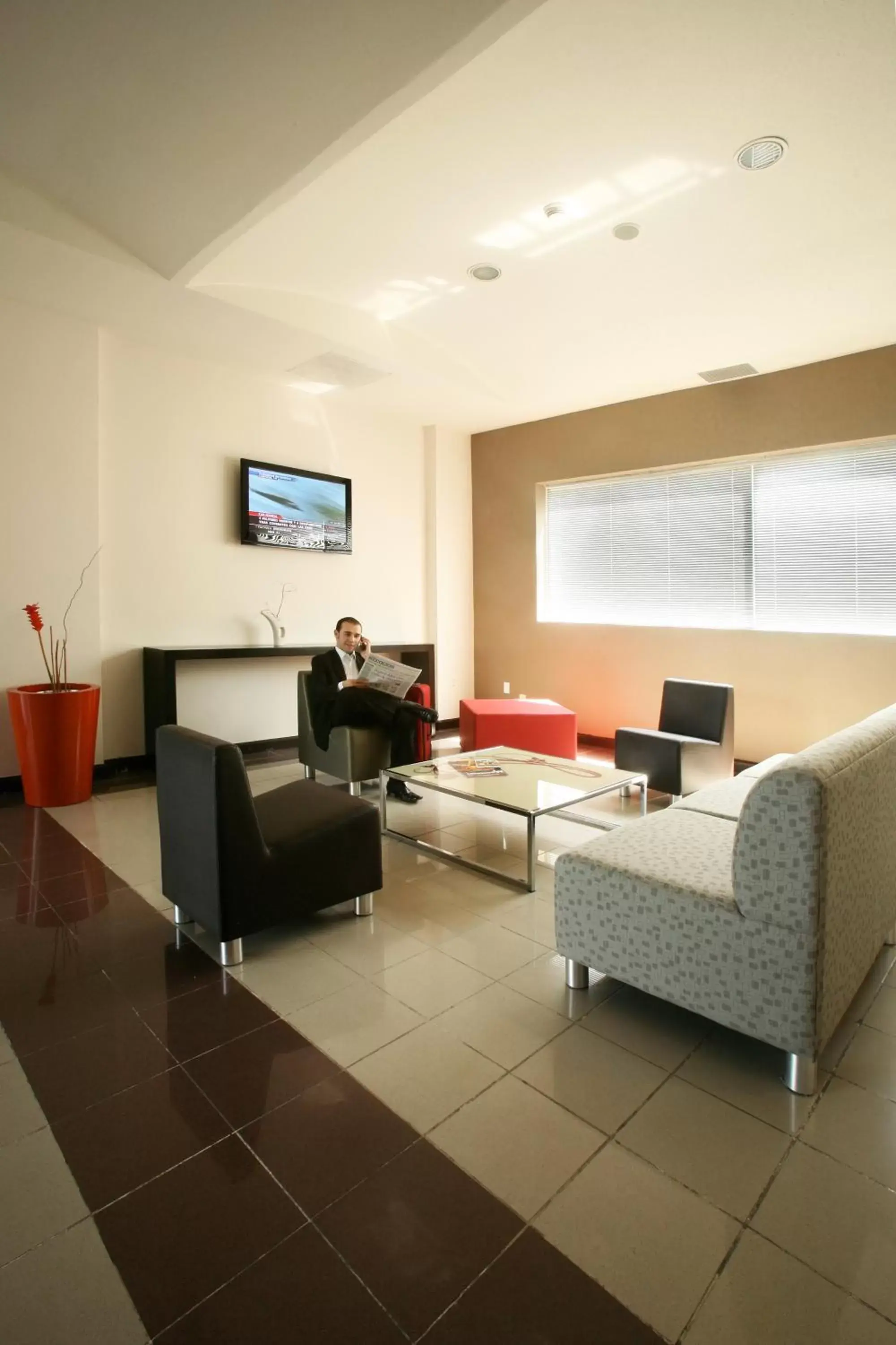 Lobby or reception, Seating Area in Ibis Monterrey Valle