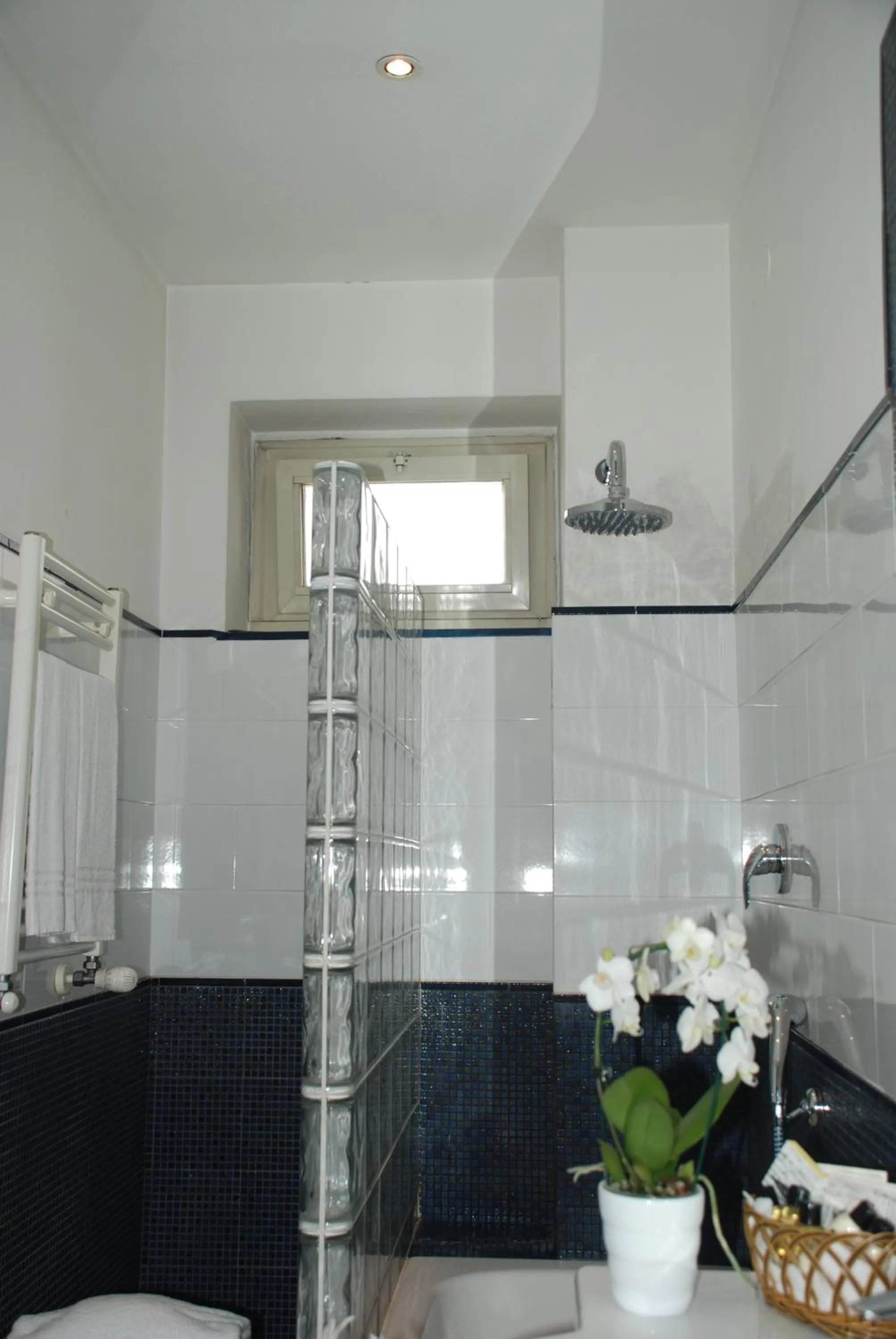 Bathroom in Hotel Mennini