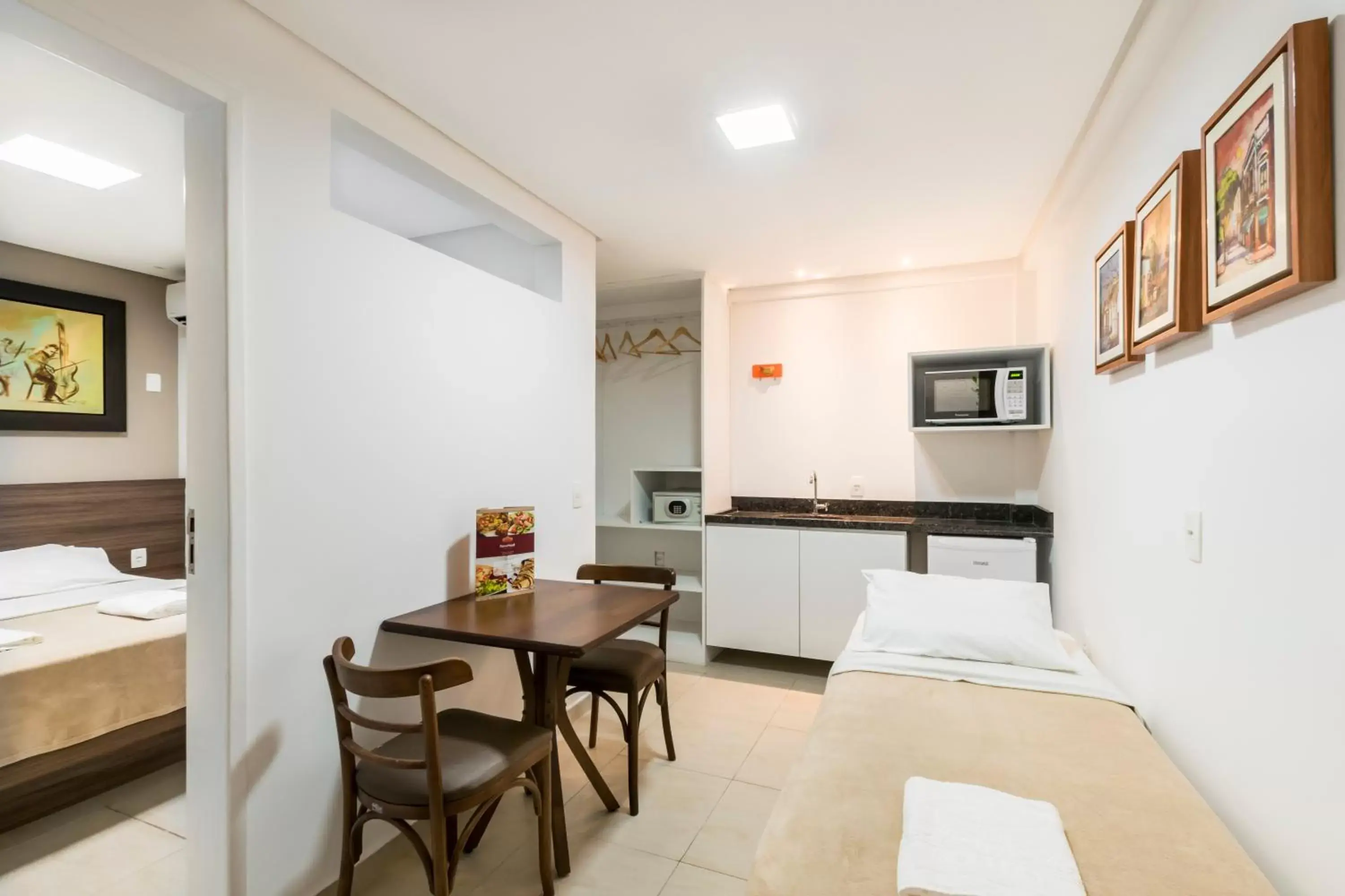 Photo of the whole room, Dining Area in NovoHotell Recife