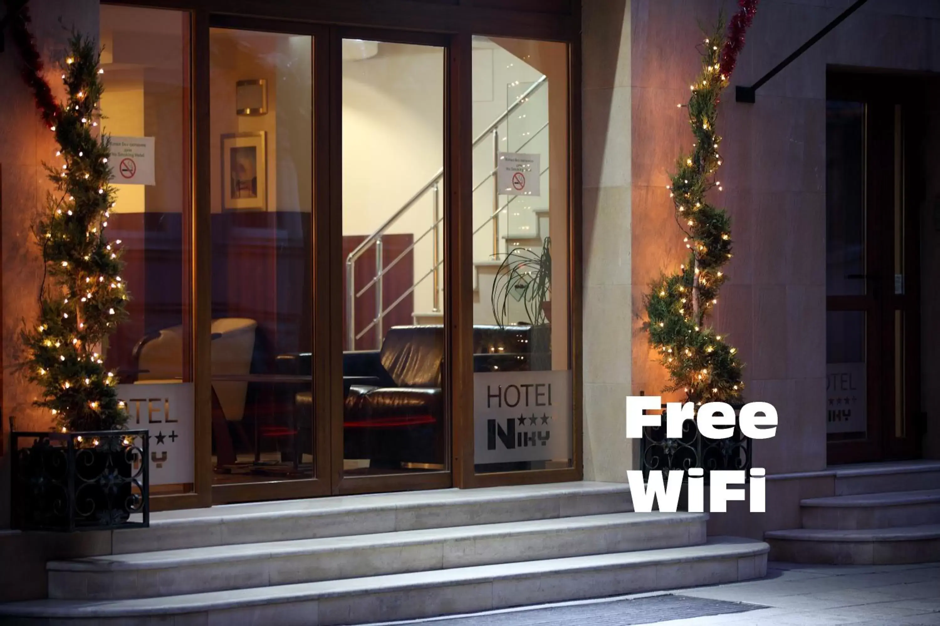 Facade/entrance in Hotel Niky Facade/entrance in Hotel Niky