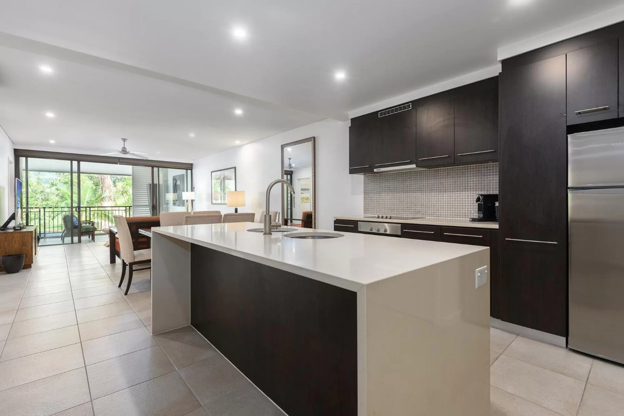 Kitchen or kitchenette, Kitchen/Kitchenette in Port Douglas Private Apartments in Temple