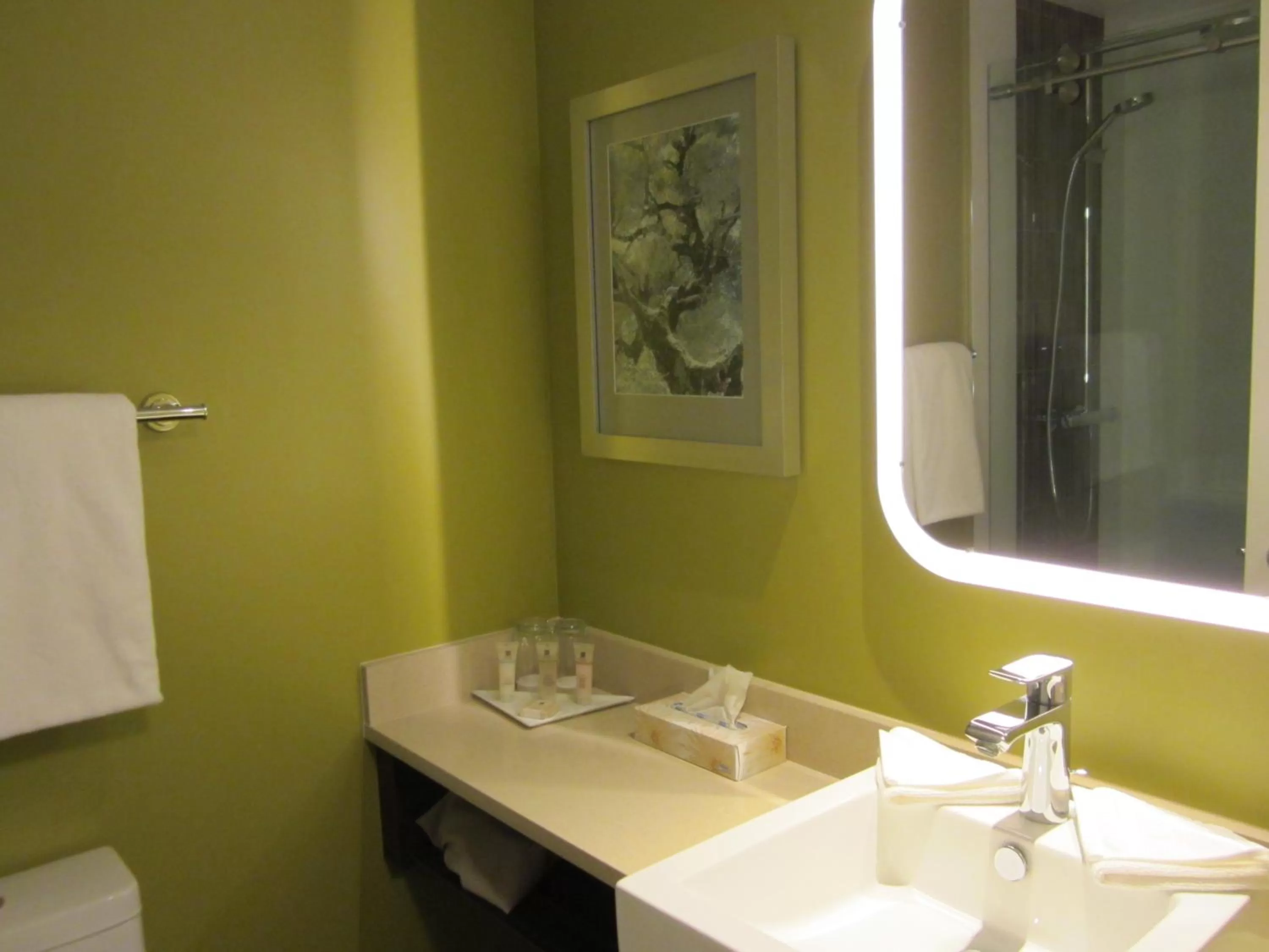 King Room with City View in Inn on the Harbour