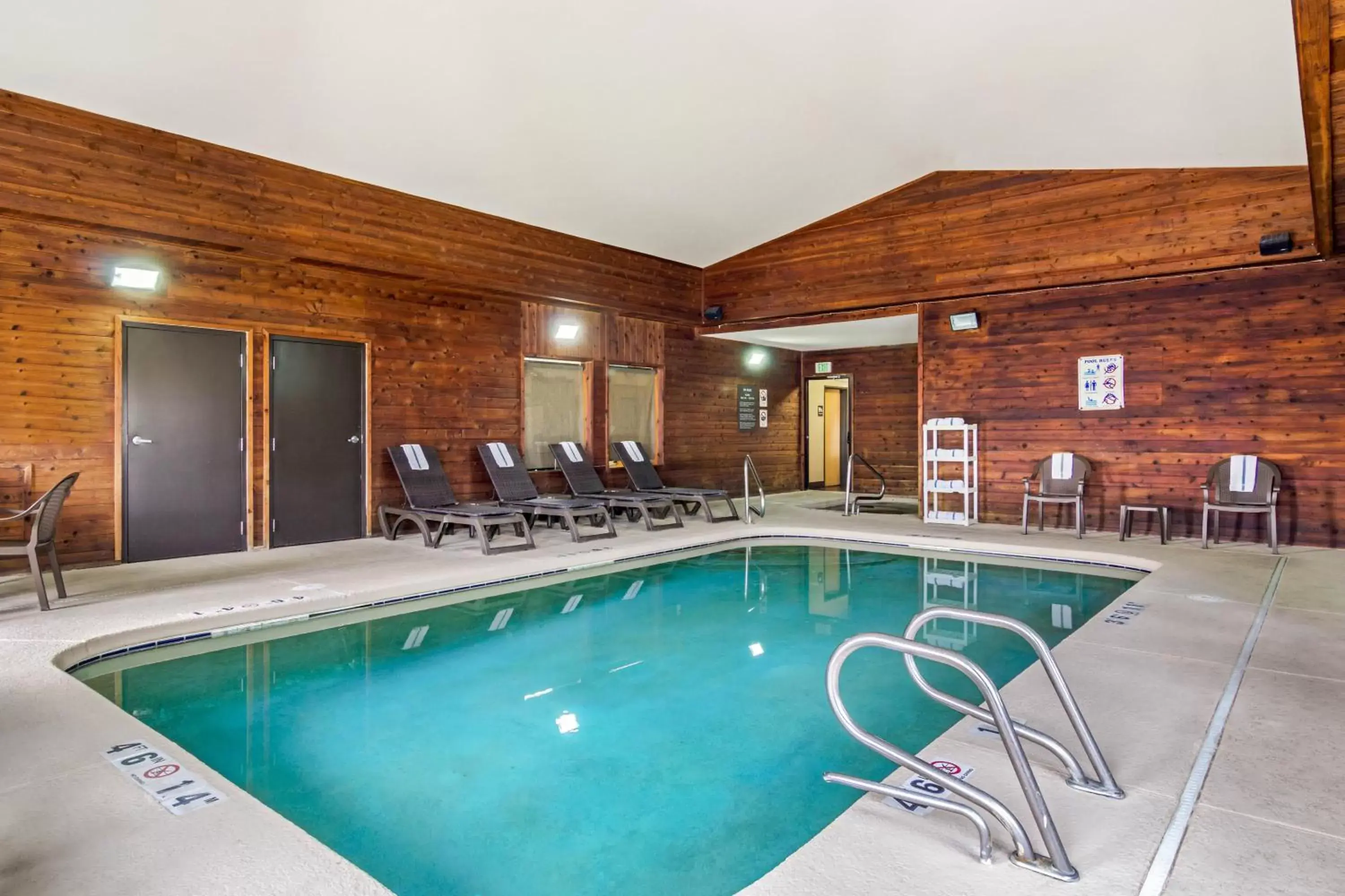 , Swimming Pool in Comfort Inn & Suites Greeley