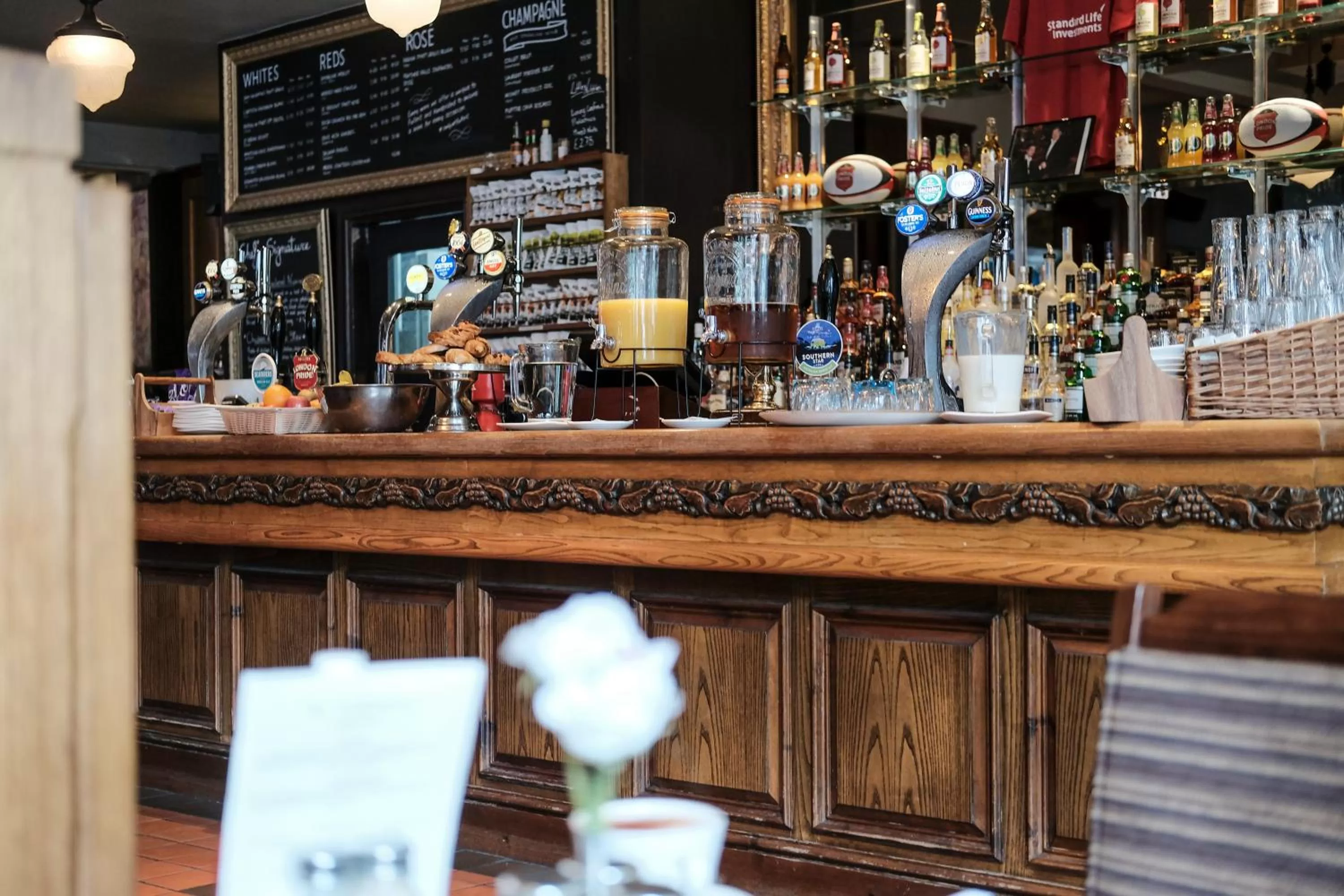 Lounge or bar in The Wellington Hotel