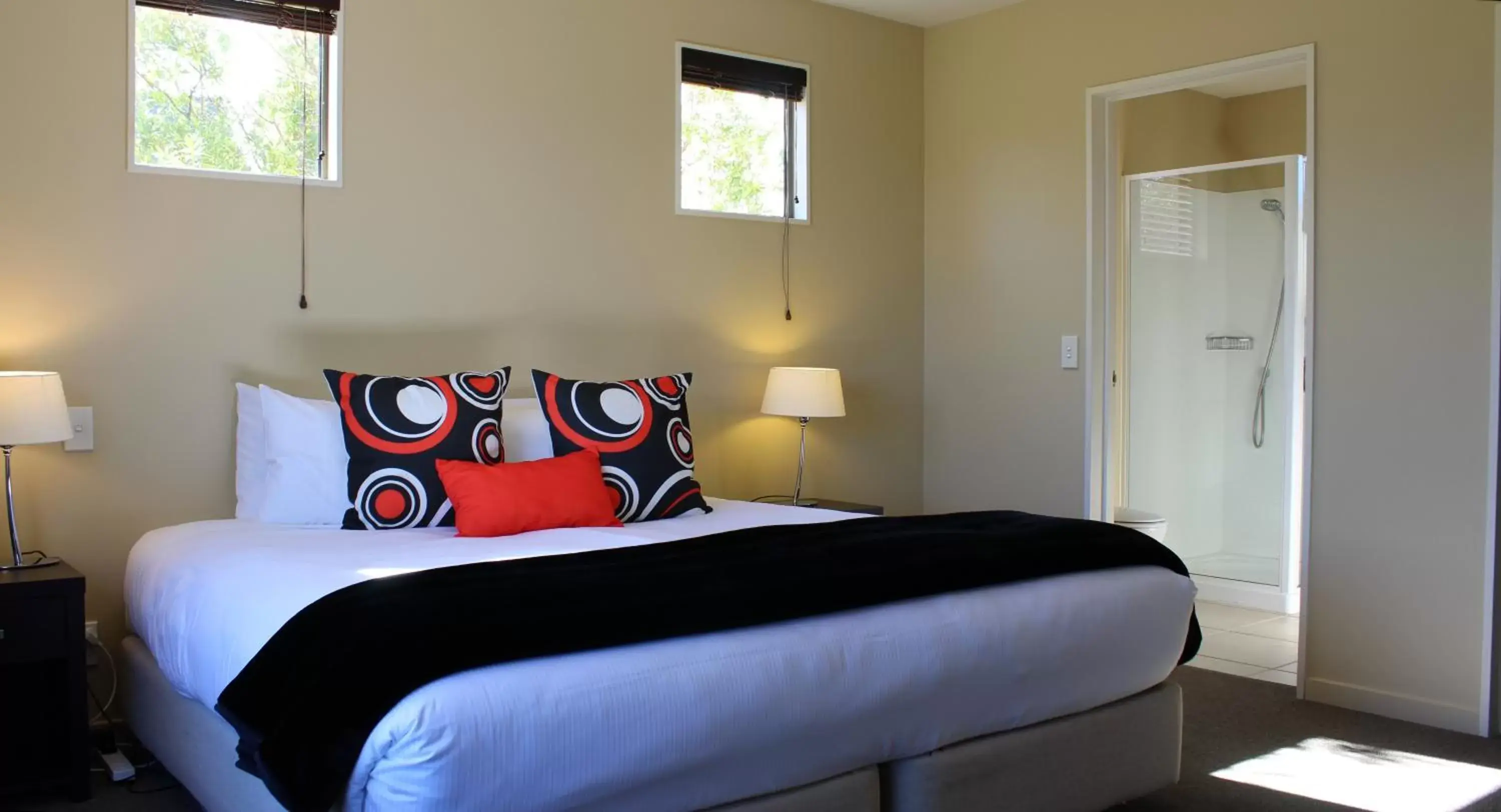 Bedroom, Bed in Vintners Retreat