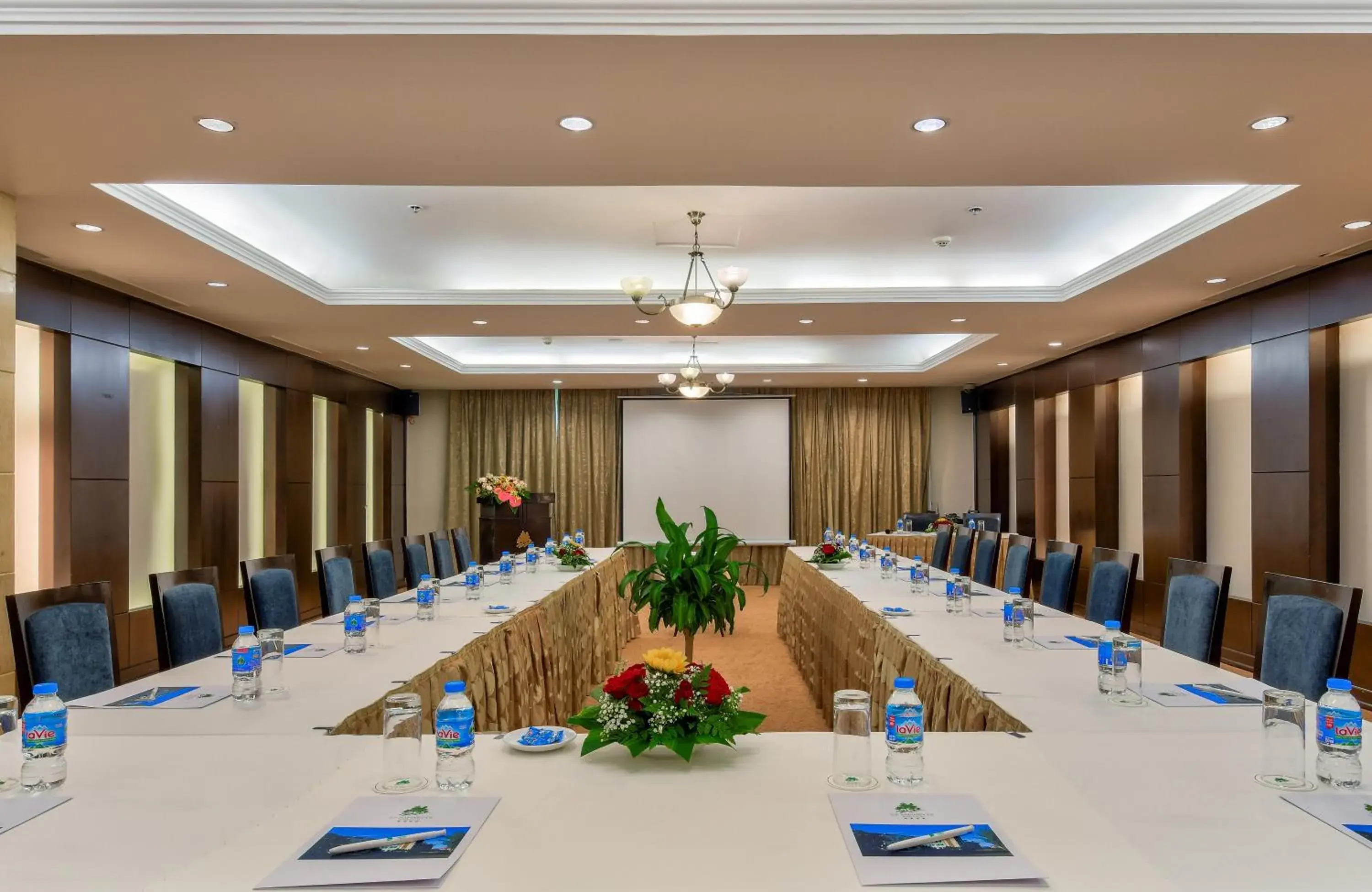 Meeting/conference room in La Sapinette Hotel