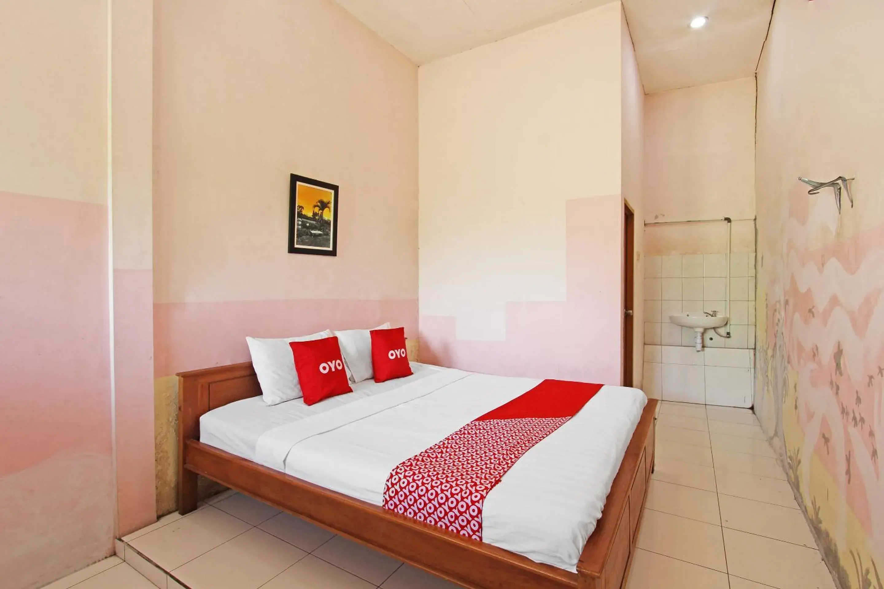 Photo of the whole room, Bed in OYO 3693 Kopi Klotok Homestay Syariah