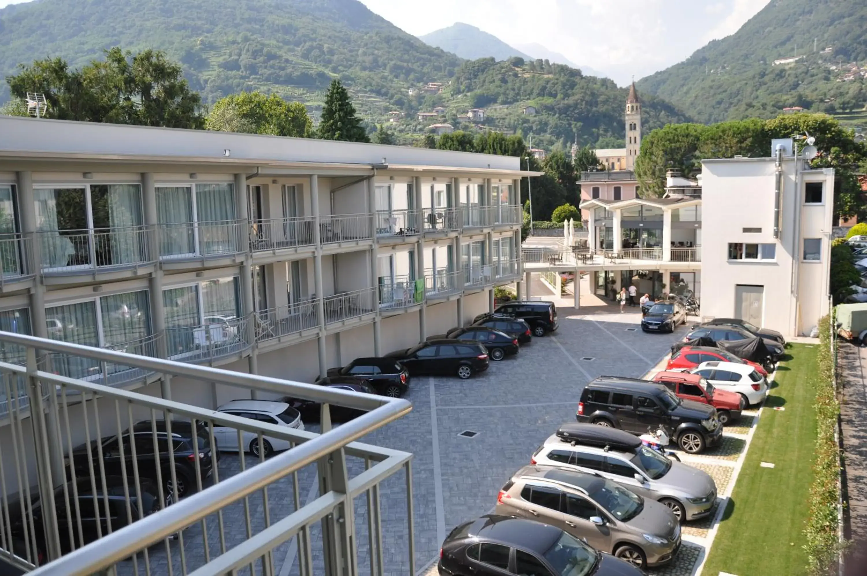 Garden view, Balcony/Terrace in Hotel Vischi