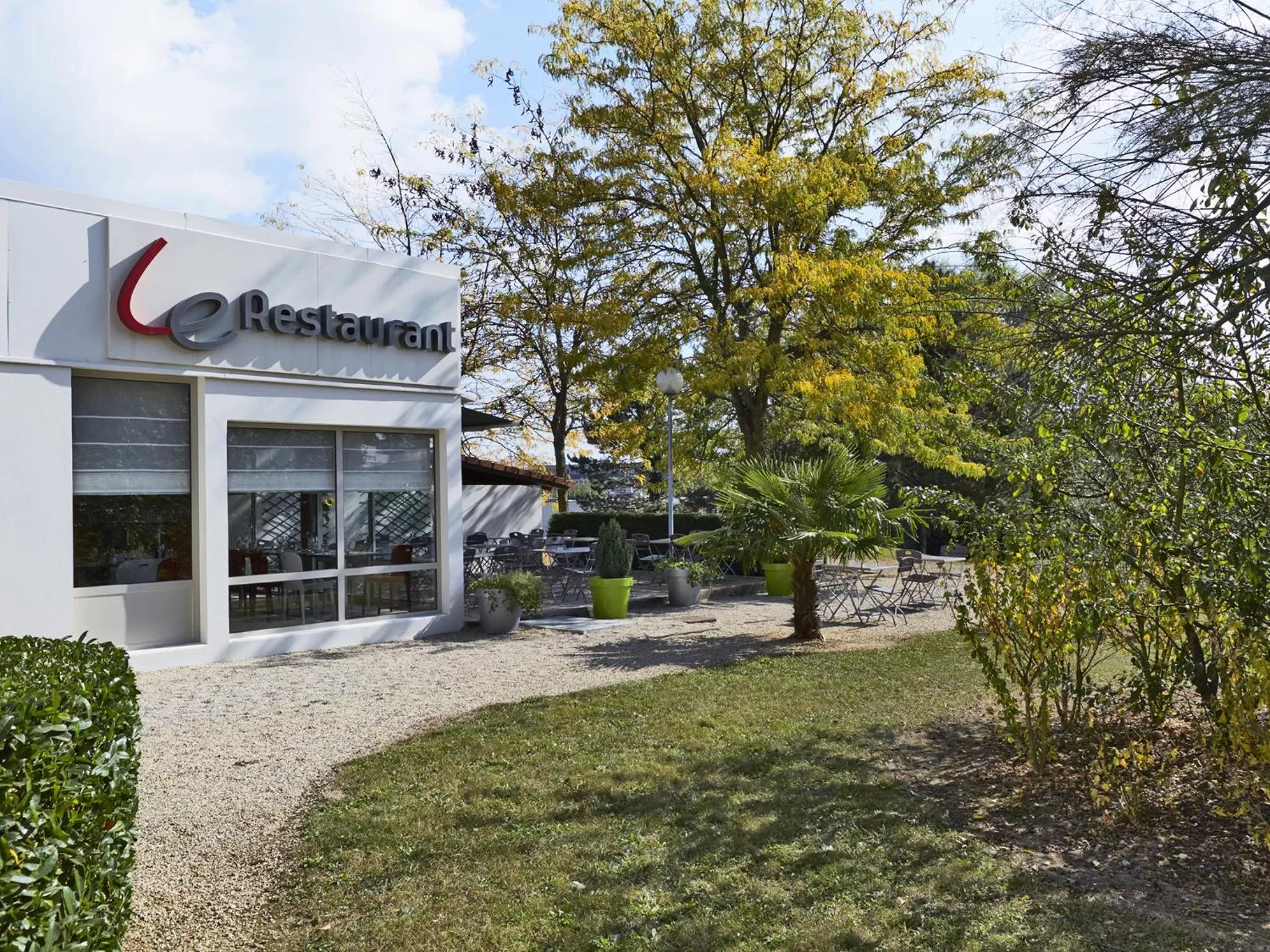 Garden in Campanile Lyon Nord - Ecully