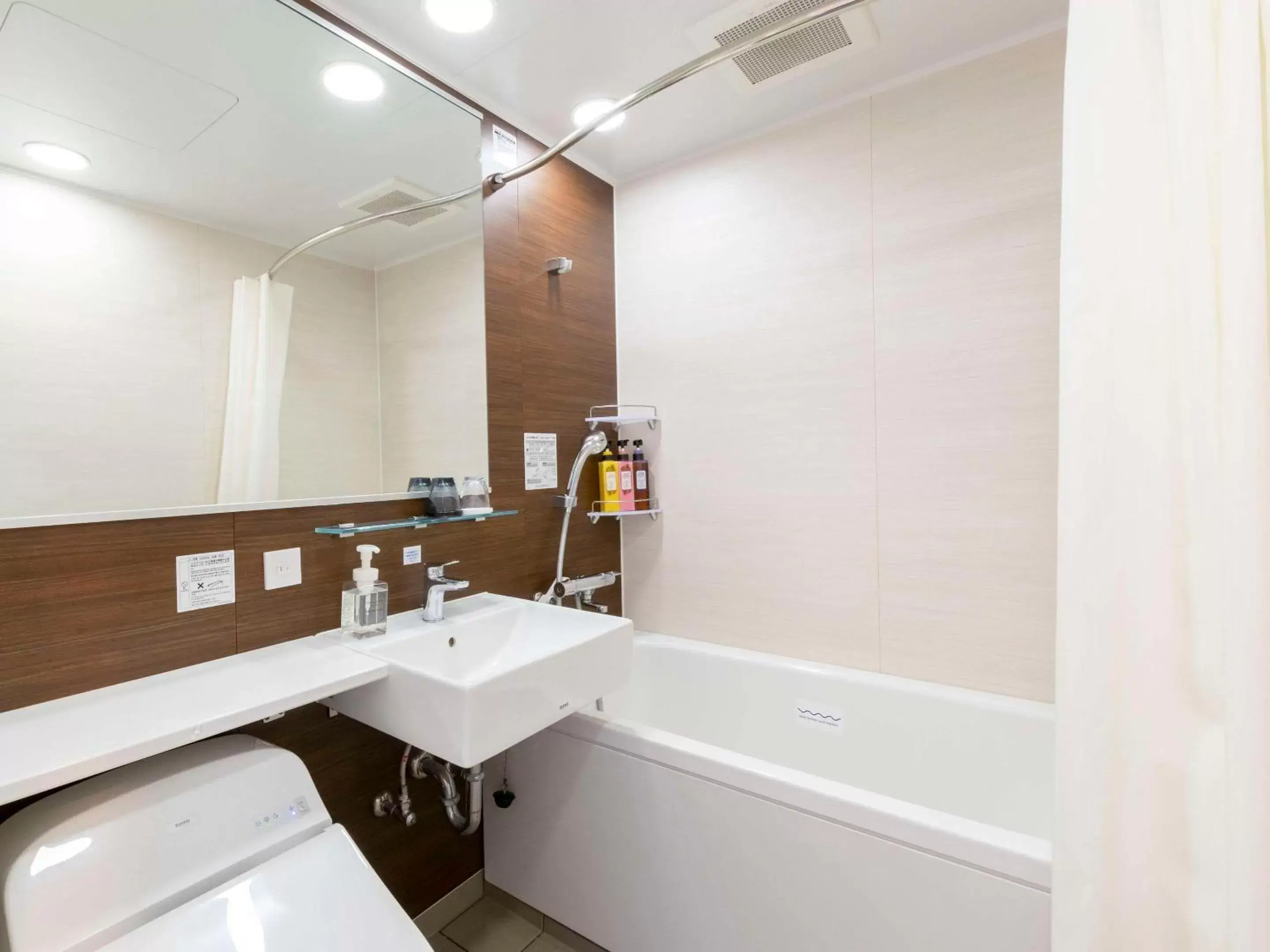 Bedroom, Bathroom in Comfort Hotel Nagoya Meiekiminami
