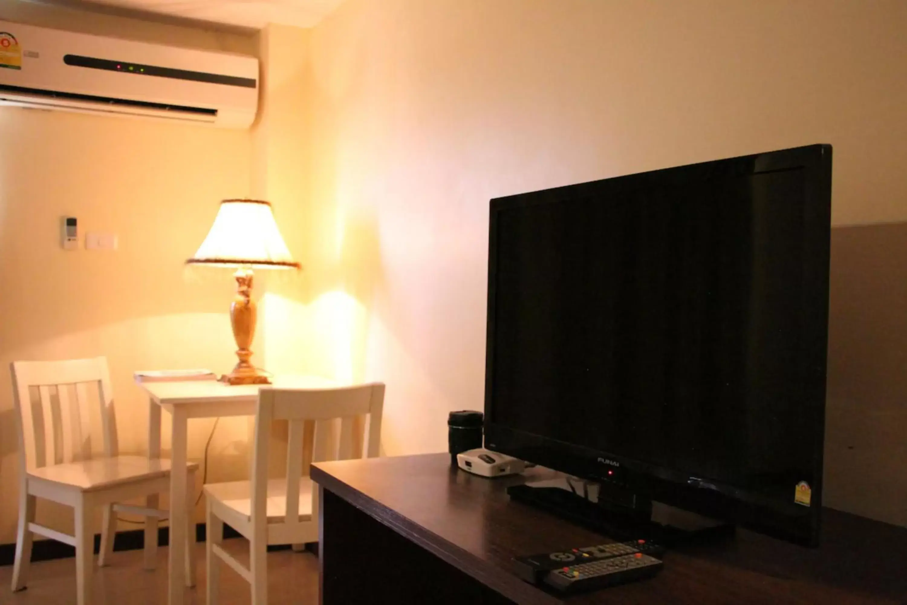 TV and multimedia, TV/Entertainment Center in Convenient Grand Hotel SHA Extra Plus
