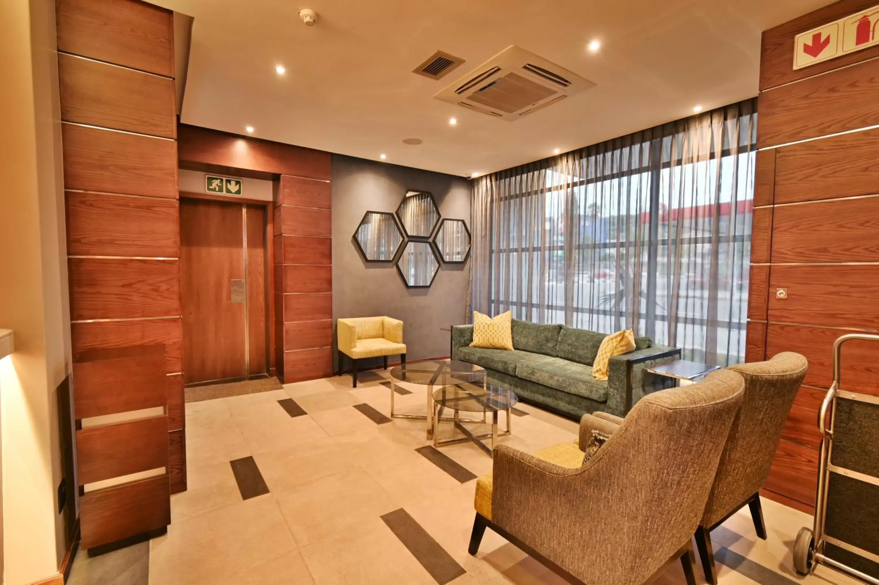 Lobby or reception, Seating Area in Premier Splendid Inn Bloemfontein