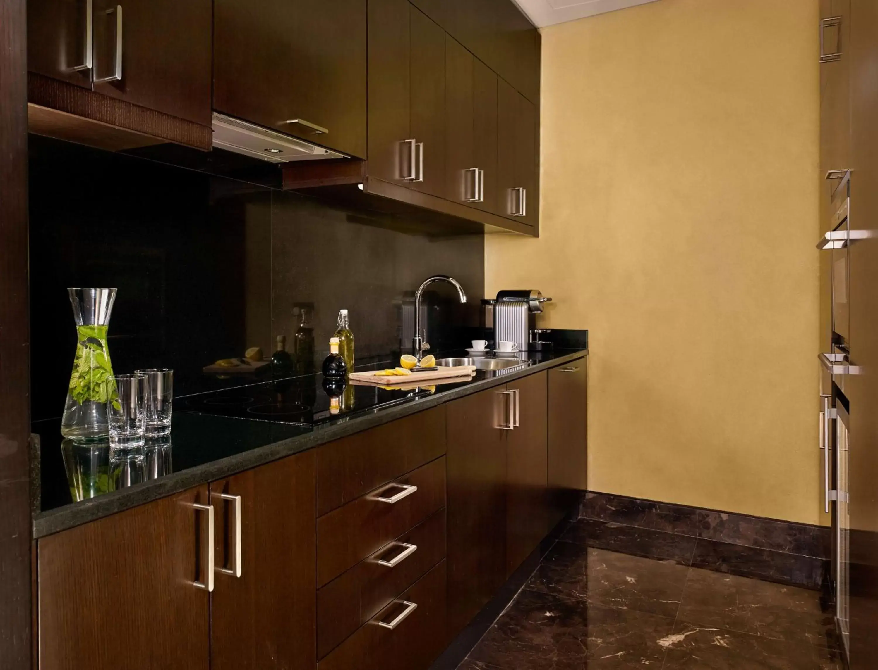 Bedroom, Kitchen/Kitchenette in Grand Hyatt Abu Dhabi Hotel & Residences Emirates Pearl