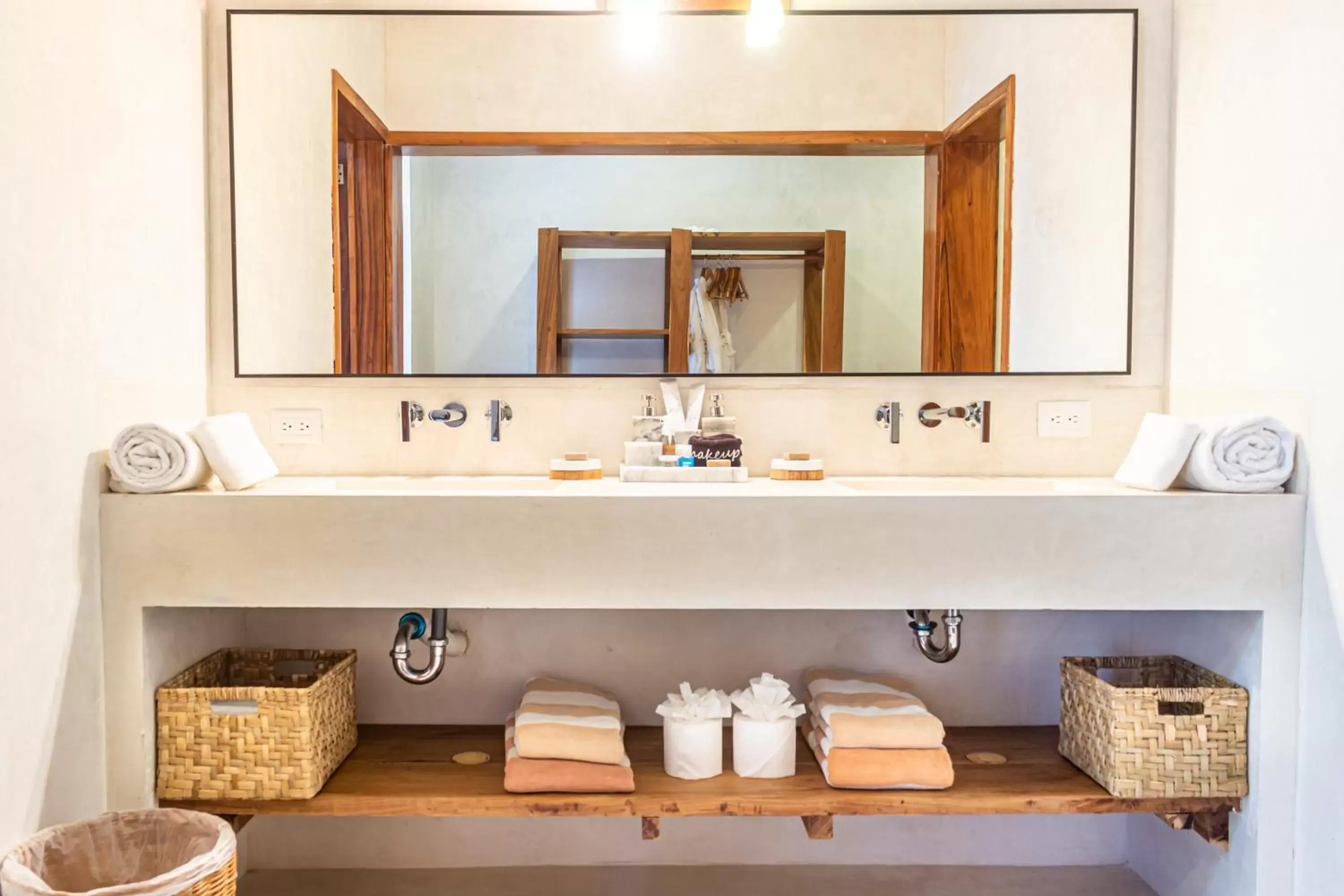 Bathroom in Dune Boutique Hotel located at the party zone