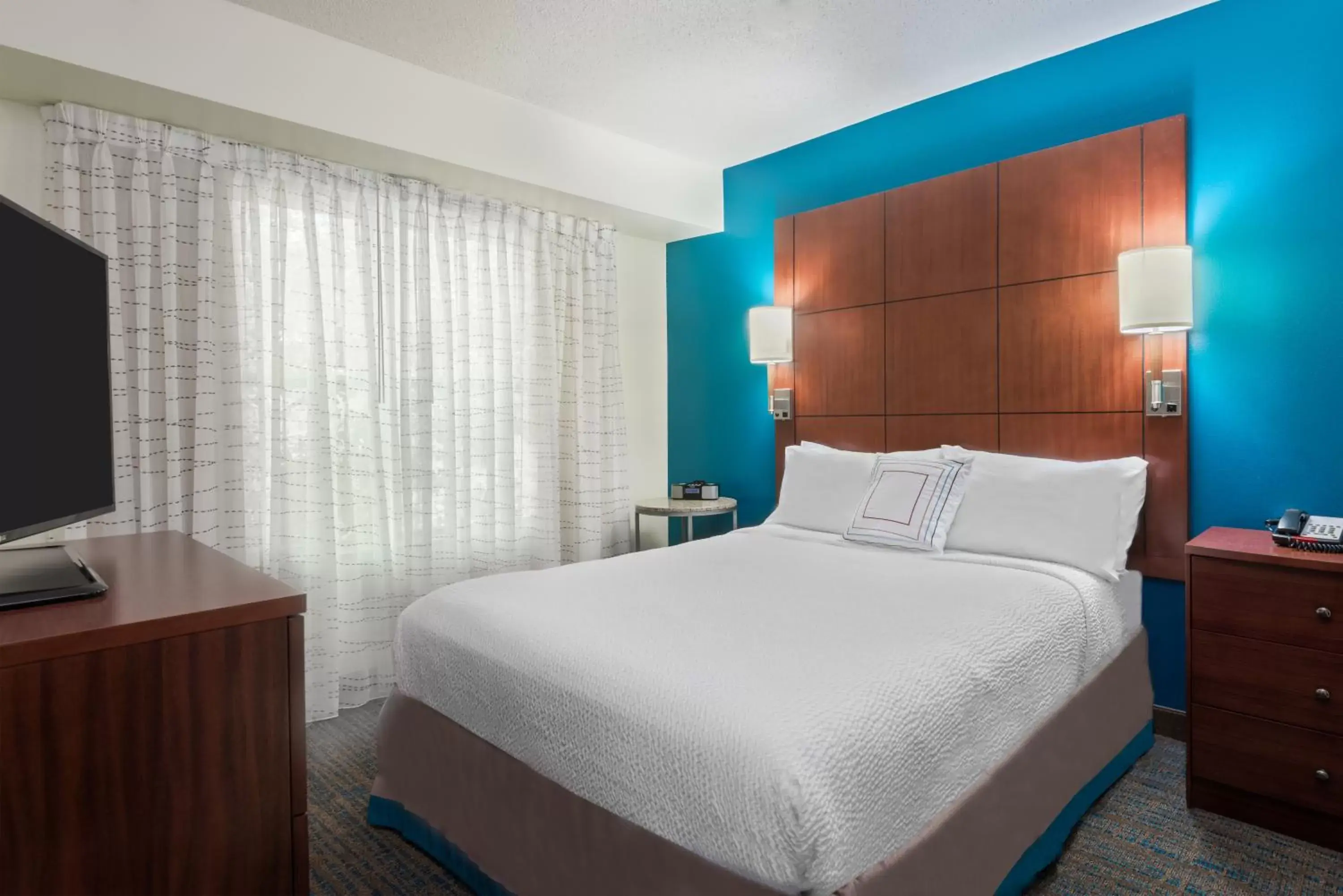 Bedroom, Bed in Residence Inn Savannah Midtown