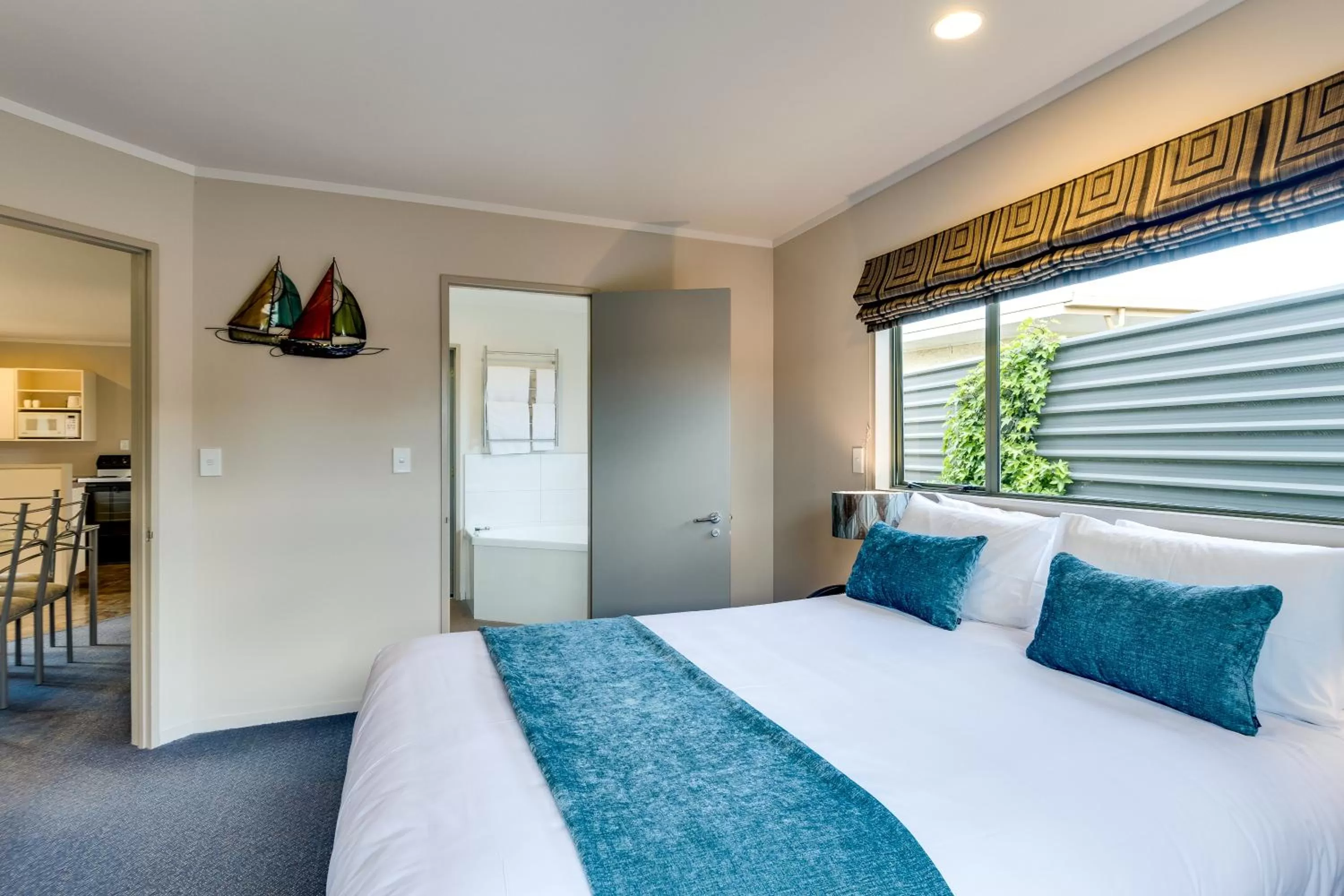 Bed in Portmans Motor Lodge