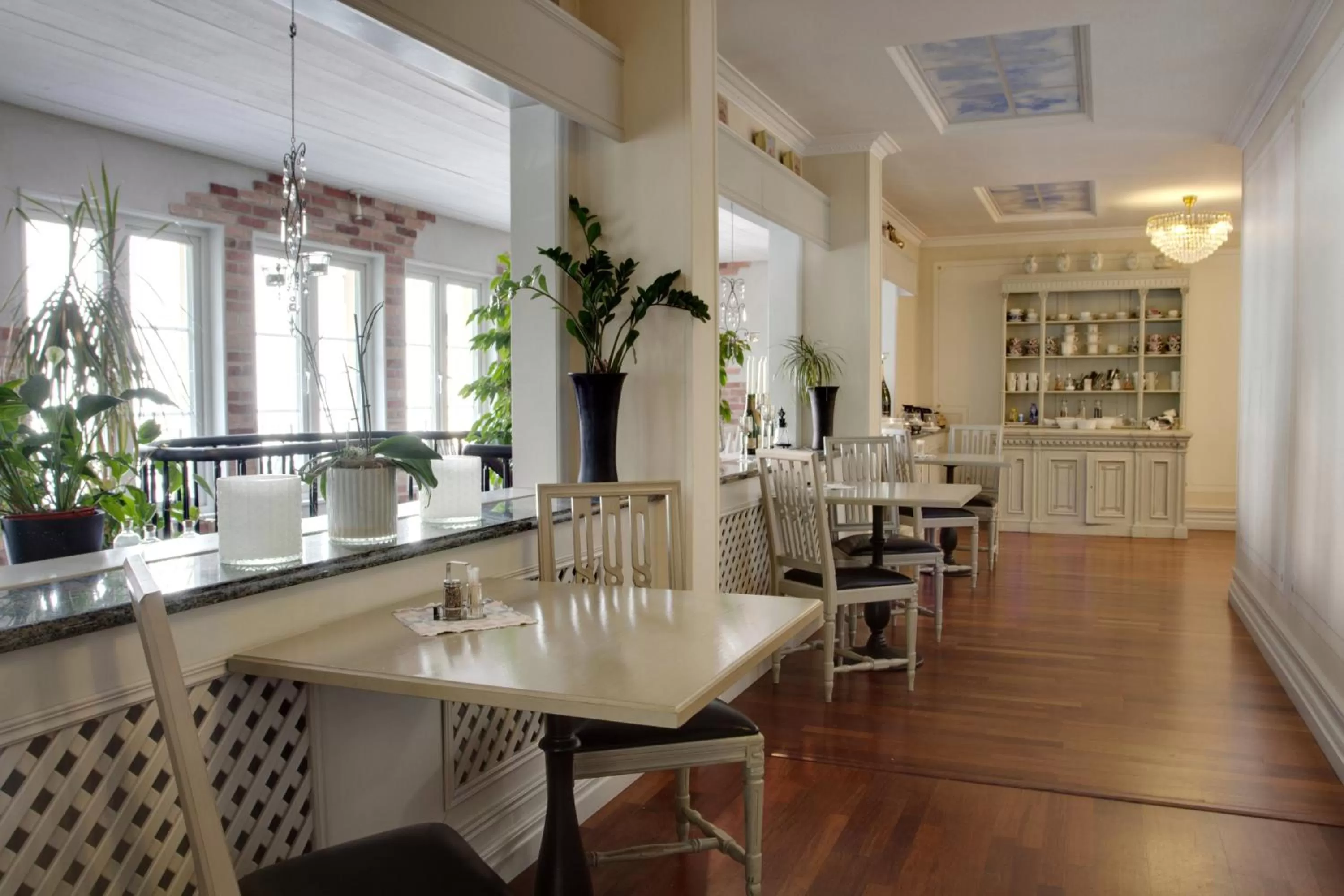 Restaurant/places to eat in Park Hotel Linköping Fawlty Towers