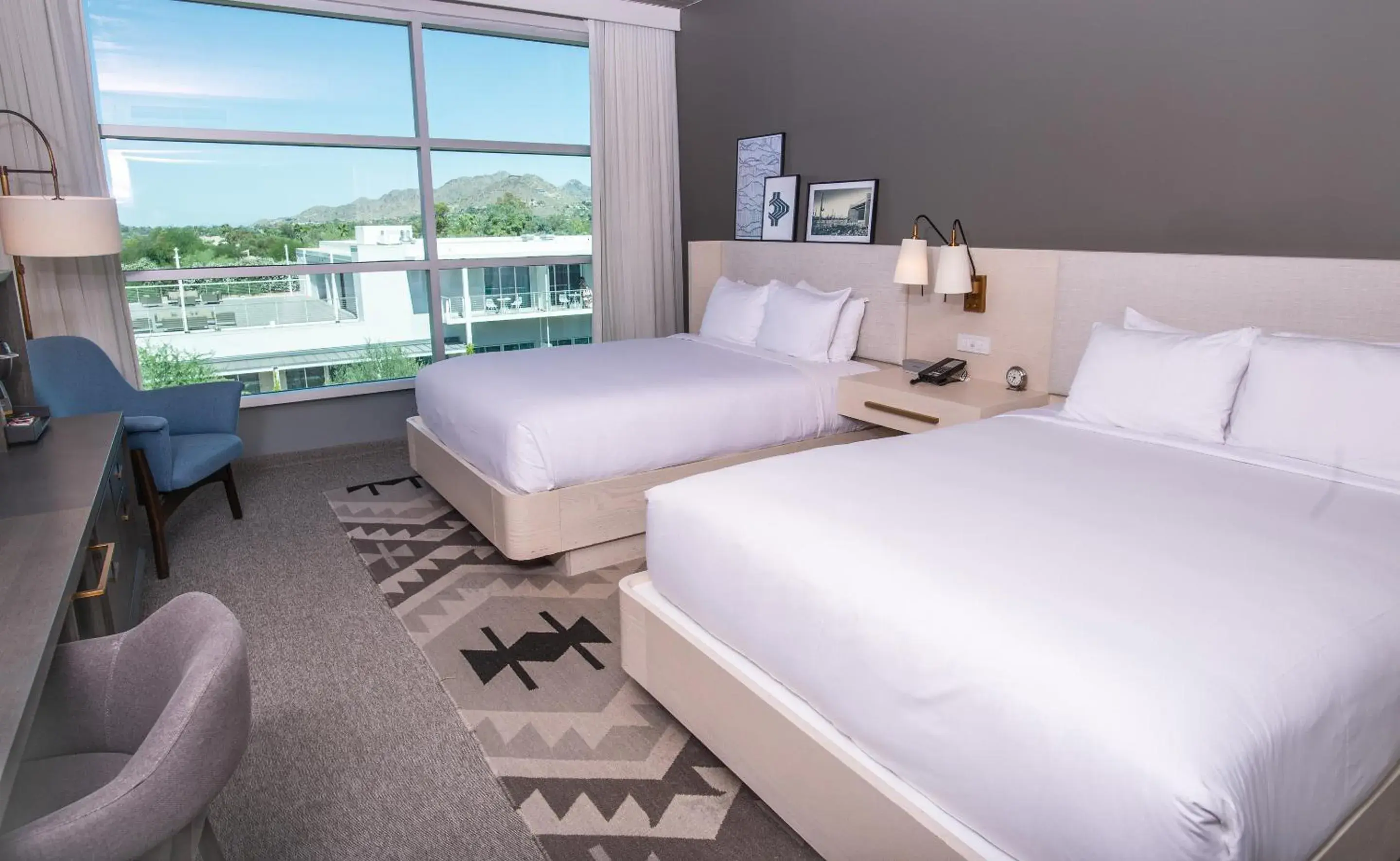 Bedroom, Bed in Mountain Shadows Resort Scottsdale