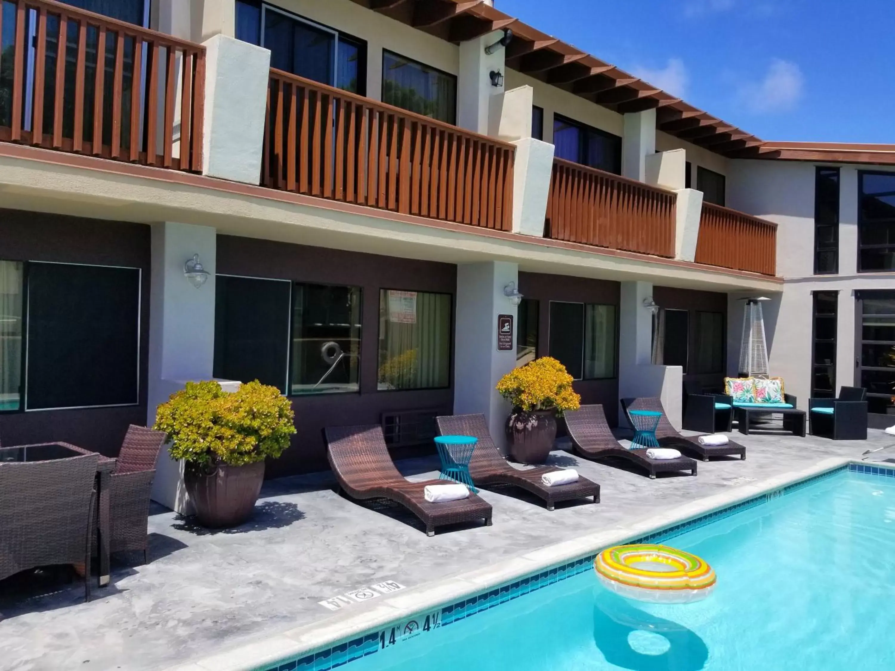 Swimming Pool in Holiday Inn Express Hotel & Suites Solana Beach-Del Mar, an IHG Hotel