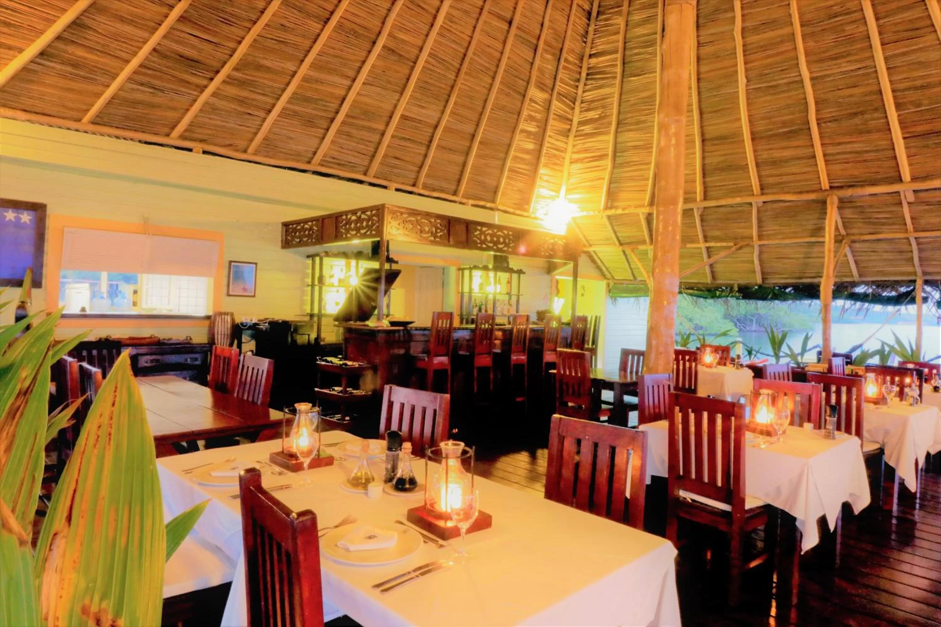 Restaurant/places to eat in Punta Caracol Acqua Lodge
