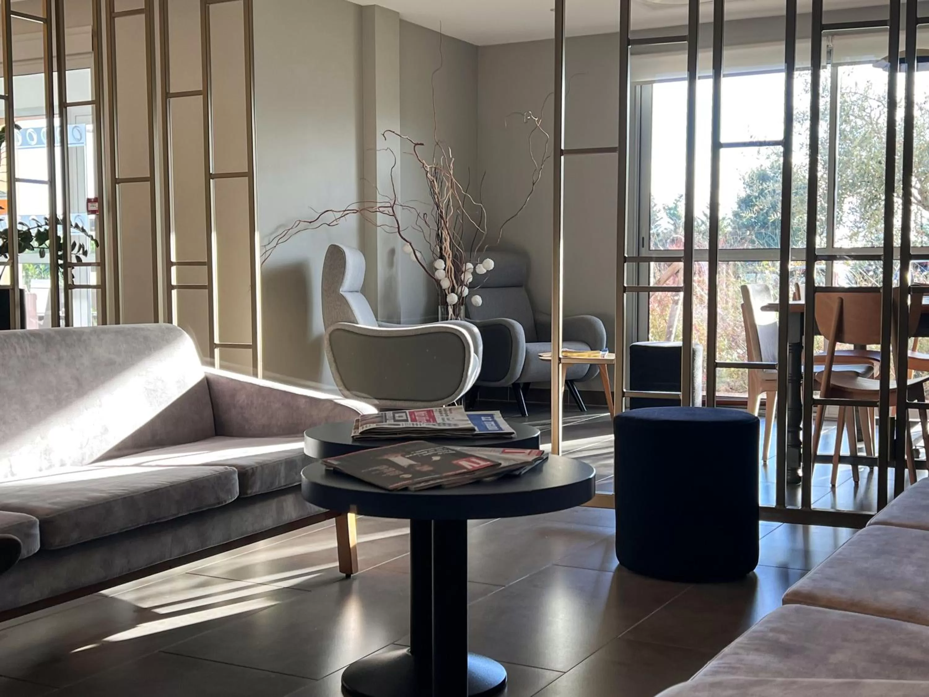 Communal lounge/ TV room in The Originals City, Hôtel Ecoparc, Montpellier Est