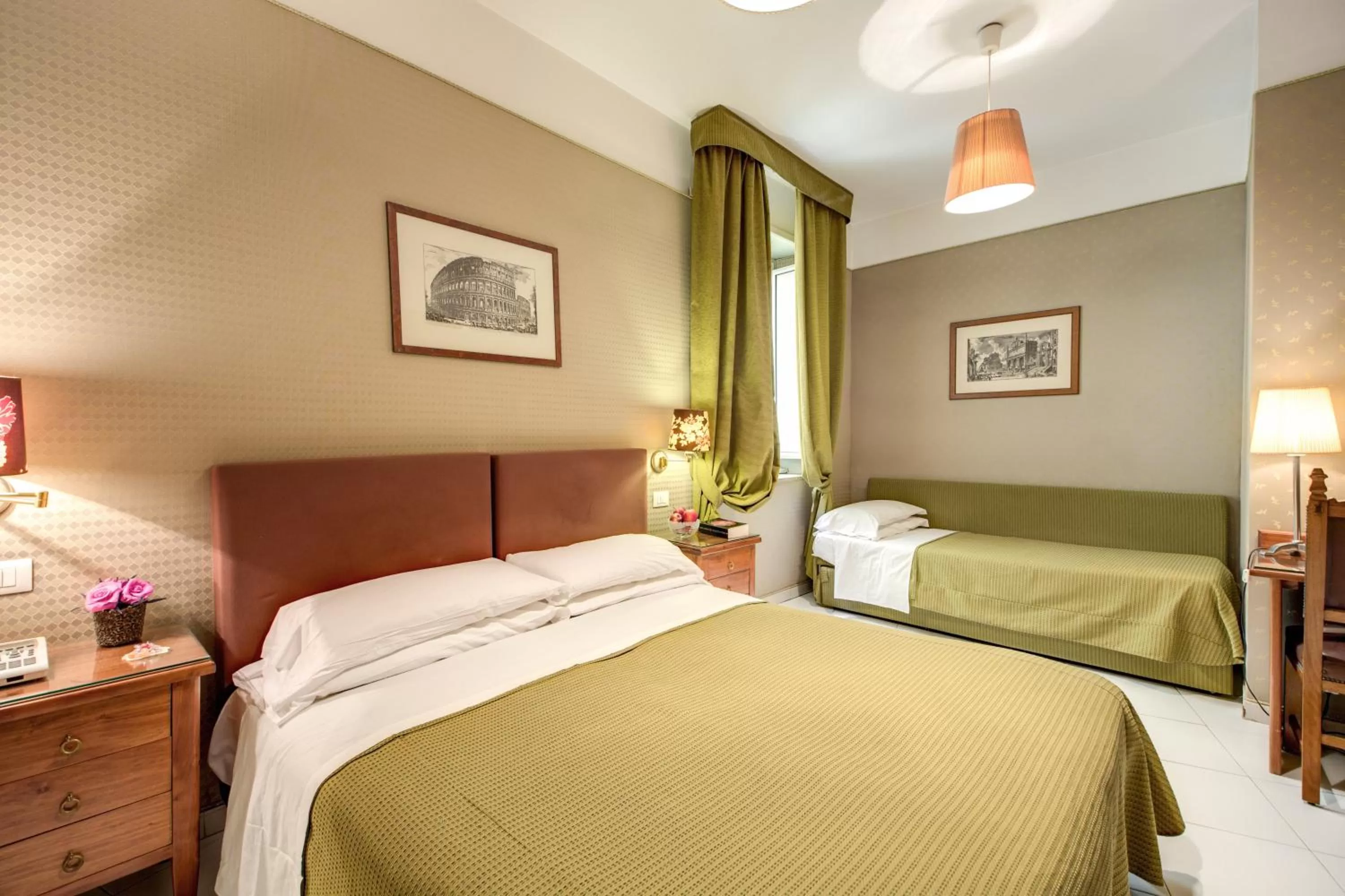 Bedroom, Bed in Hotel St. Moritz