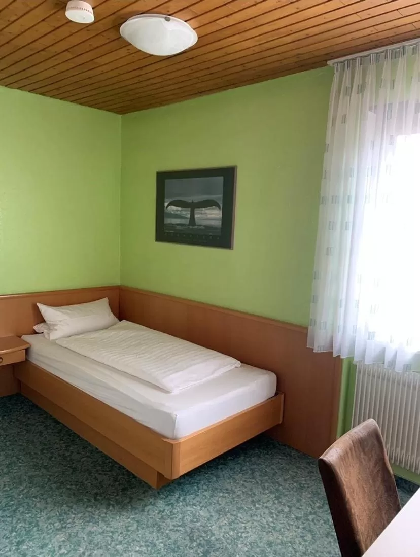 Bed in Hotel Deutsches Haus Lampertheim