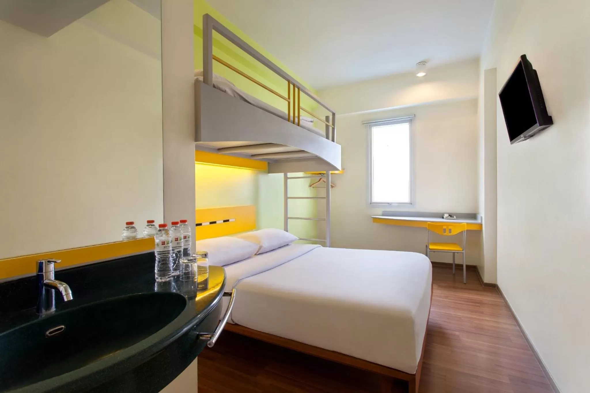 bunk bed, Bed in Ibis Budget Jakarta Menteng